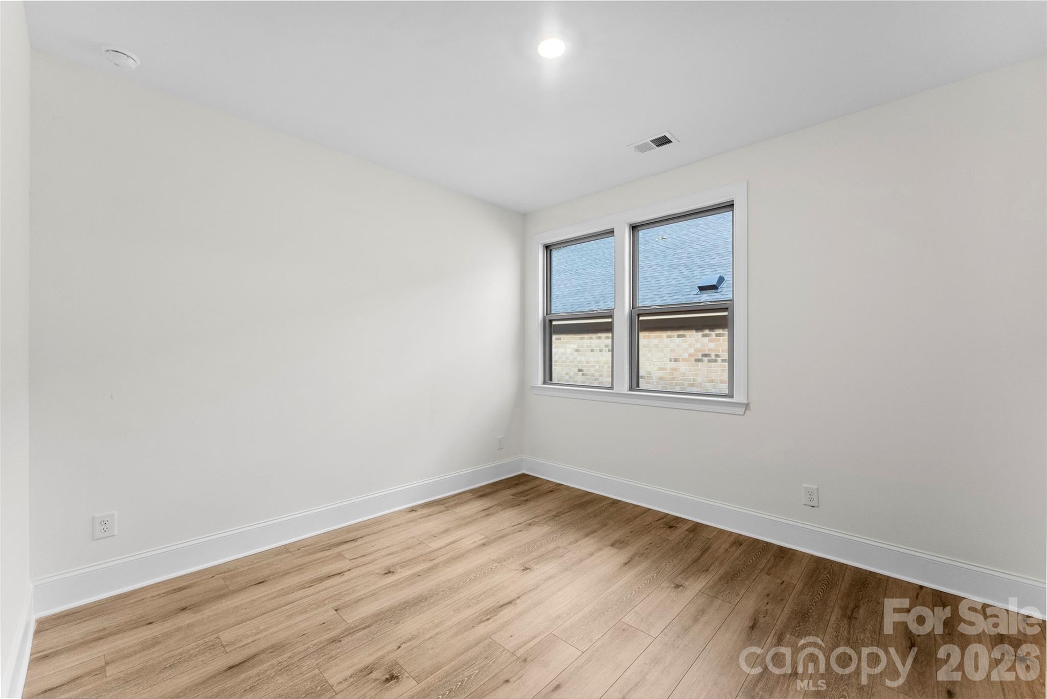 407 Newstyle Way Property Photo 15