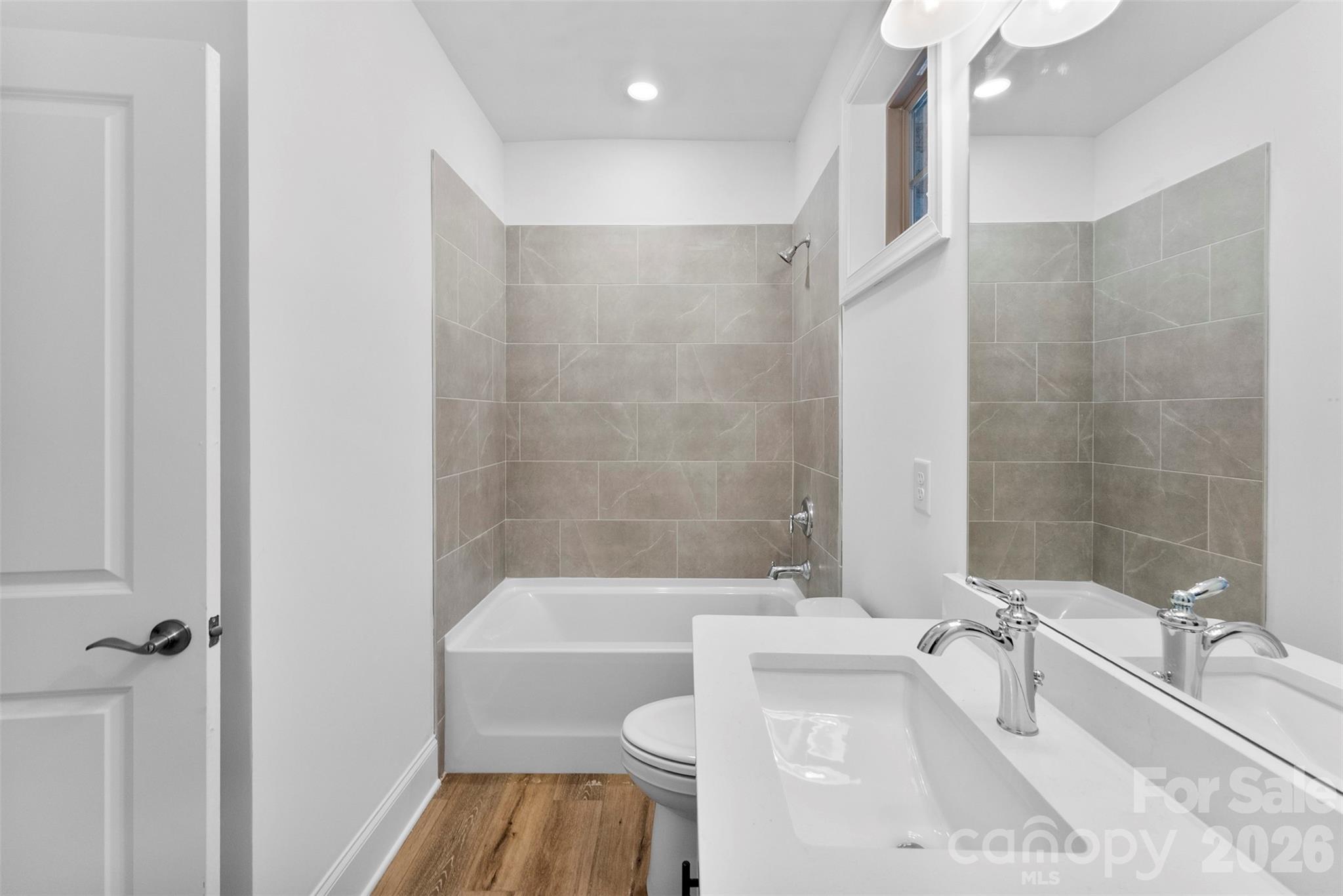 407 Newstyle Way Property Photo 17