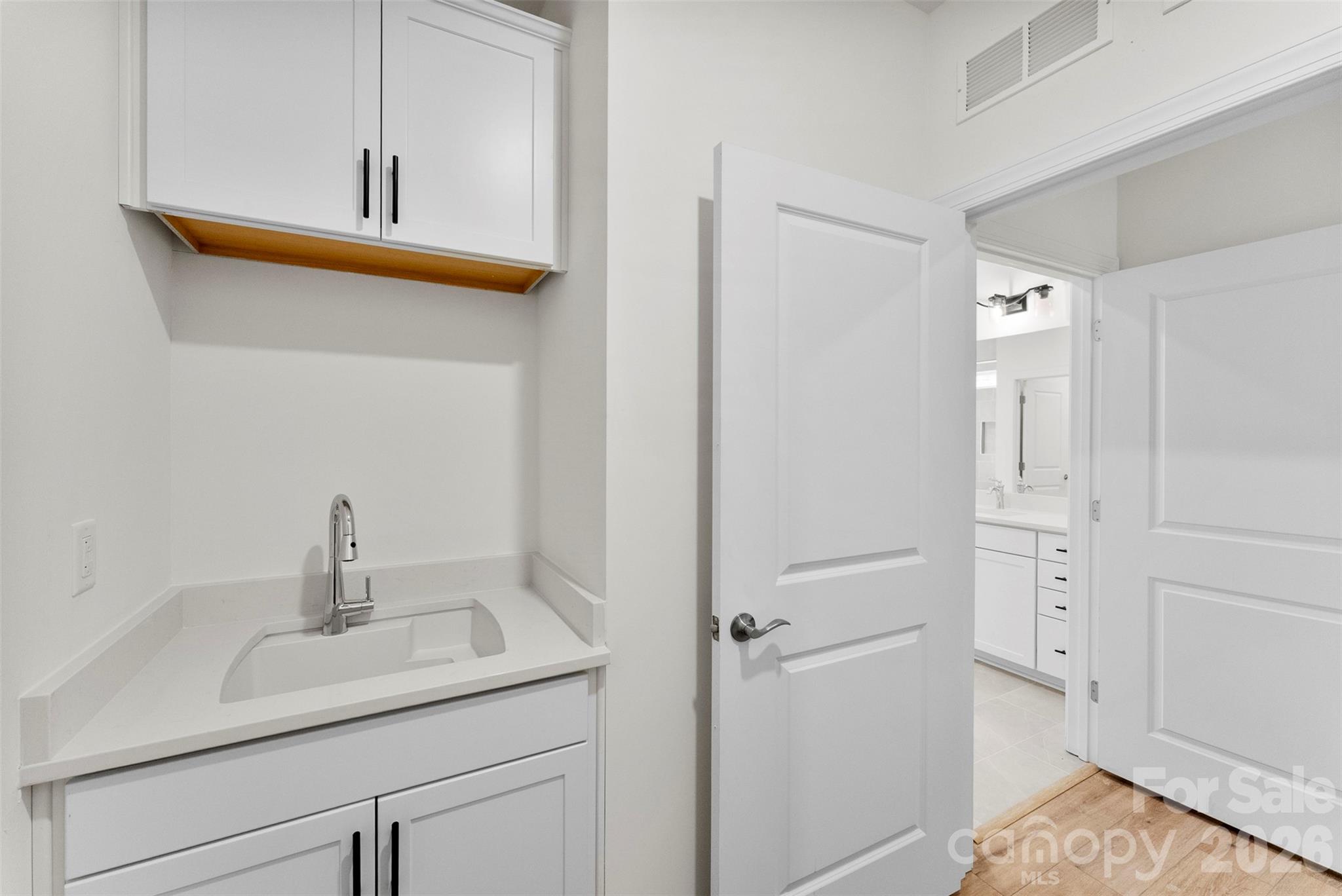 407 Newstyle Way Property Photo 24