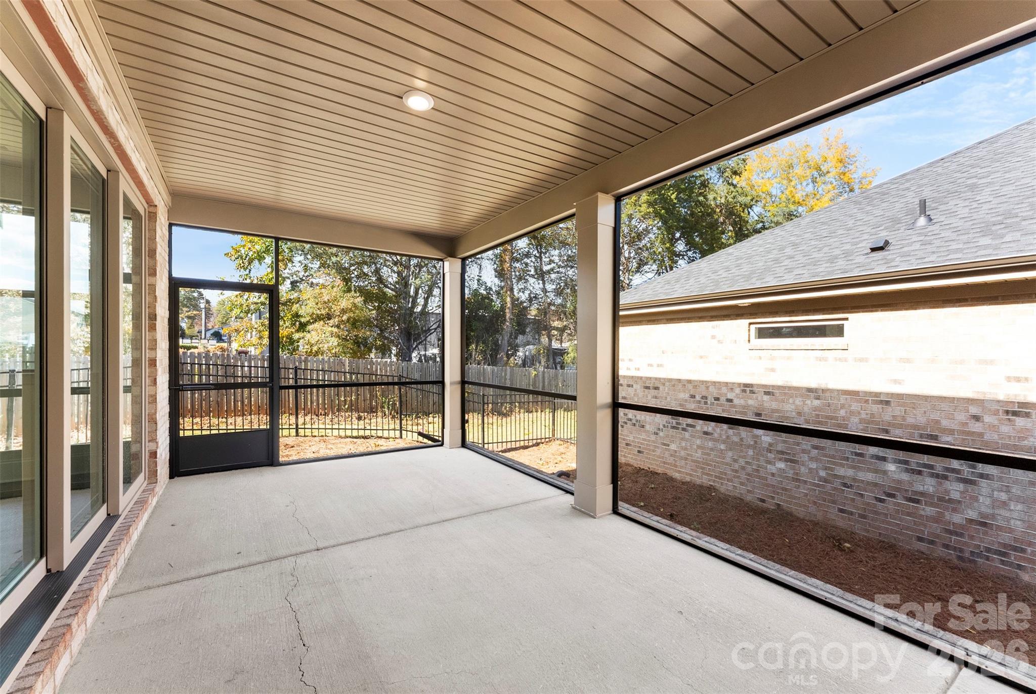407 Newstyle Way Property Photo 25