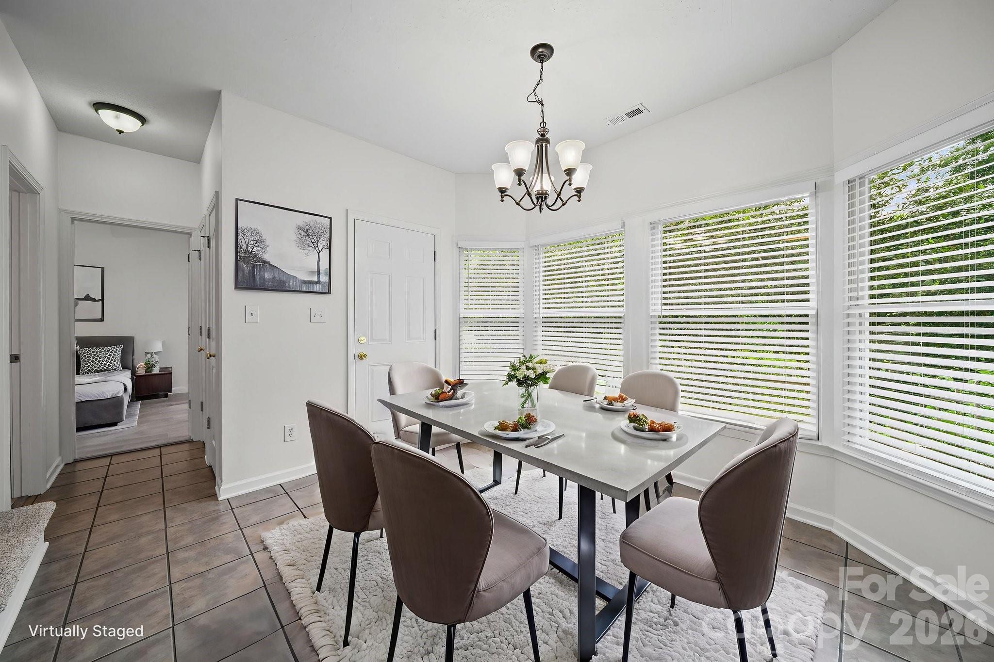 1625 Begonia Way Property Photo 8