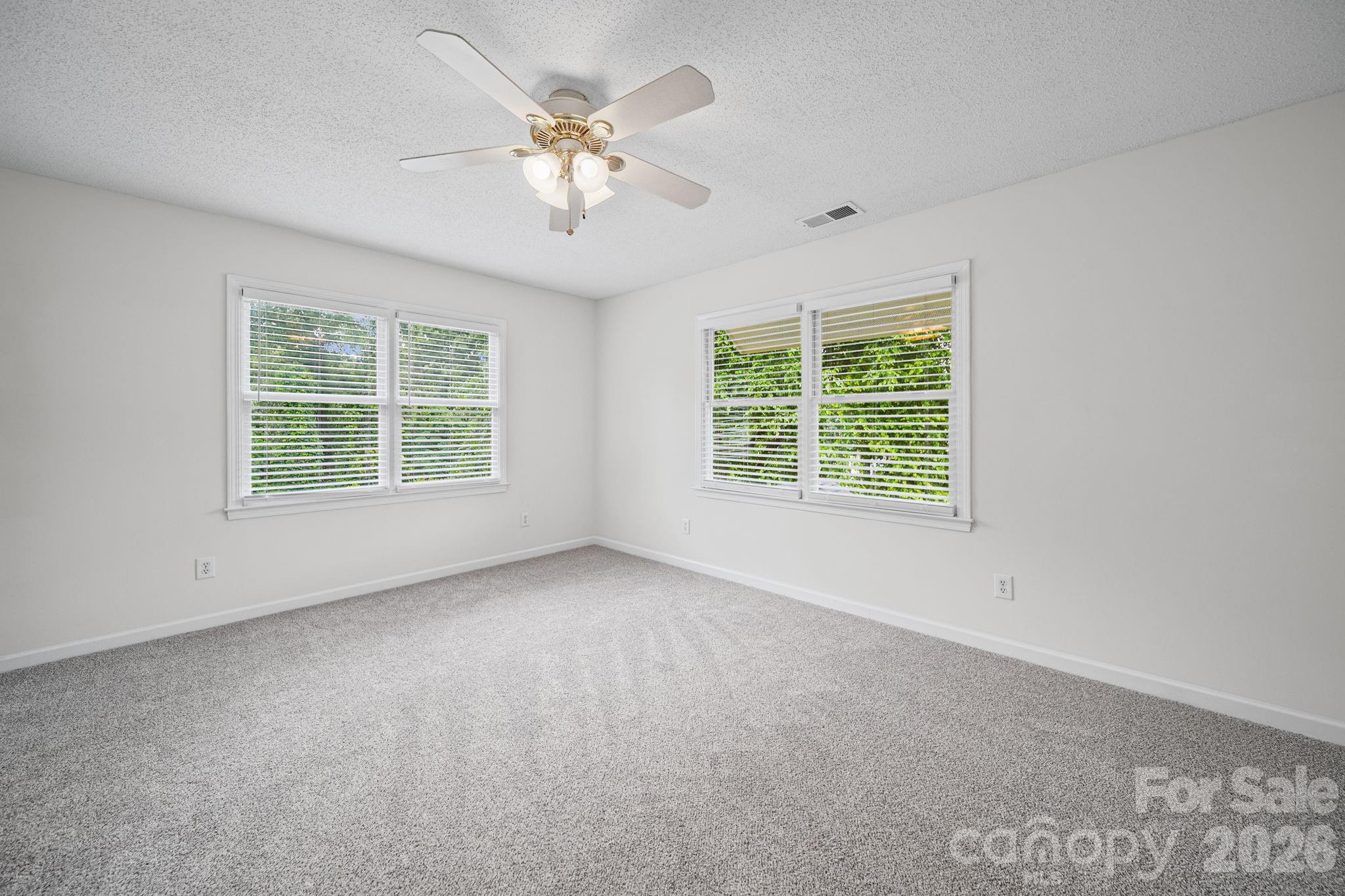 1625 Begonia Way Property Photo 11