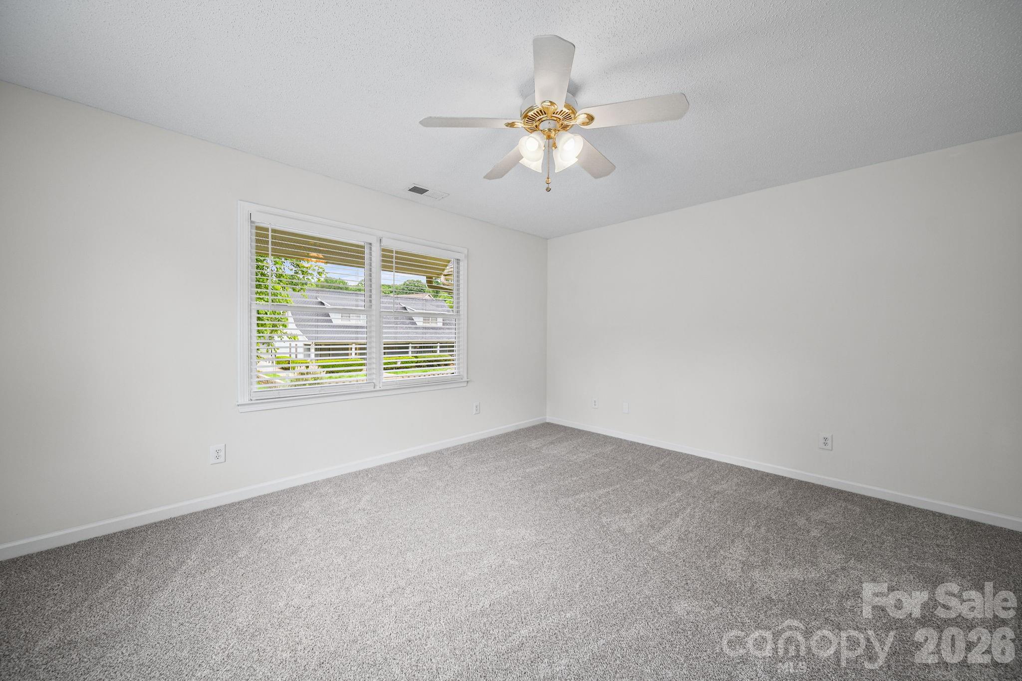 1625 Begonia Way Property Photo 14