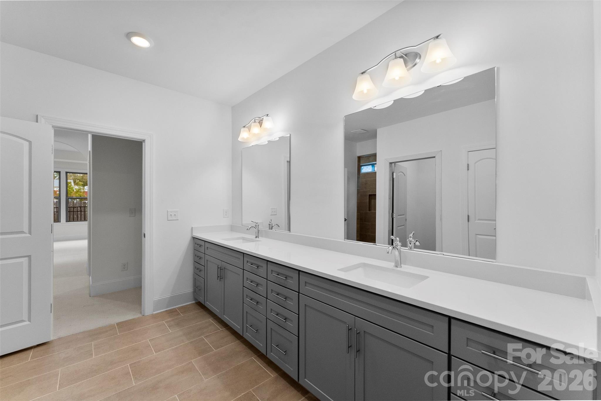 415 Newstyle Way Property Photo 14