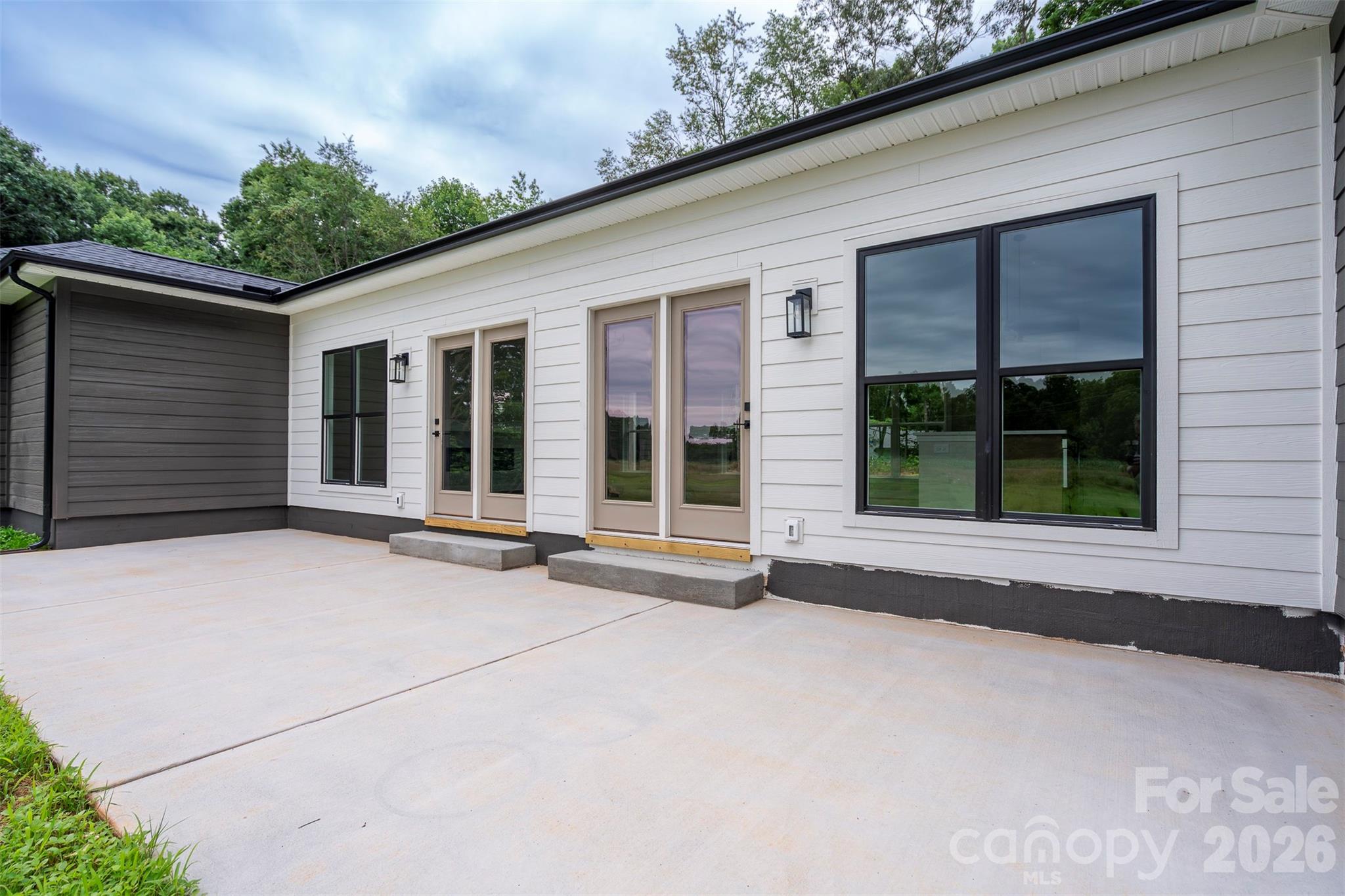 3008 Buffet Lane Property Photo 5