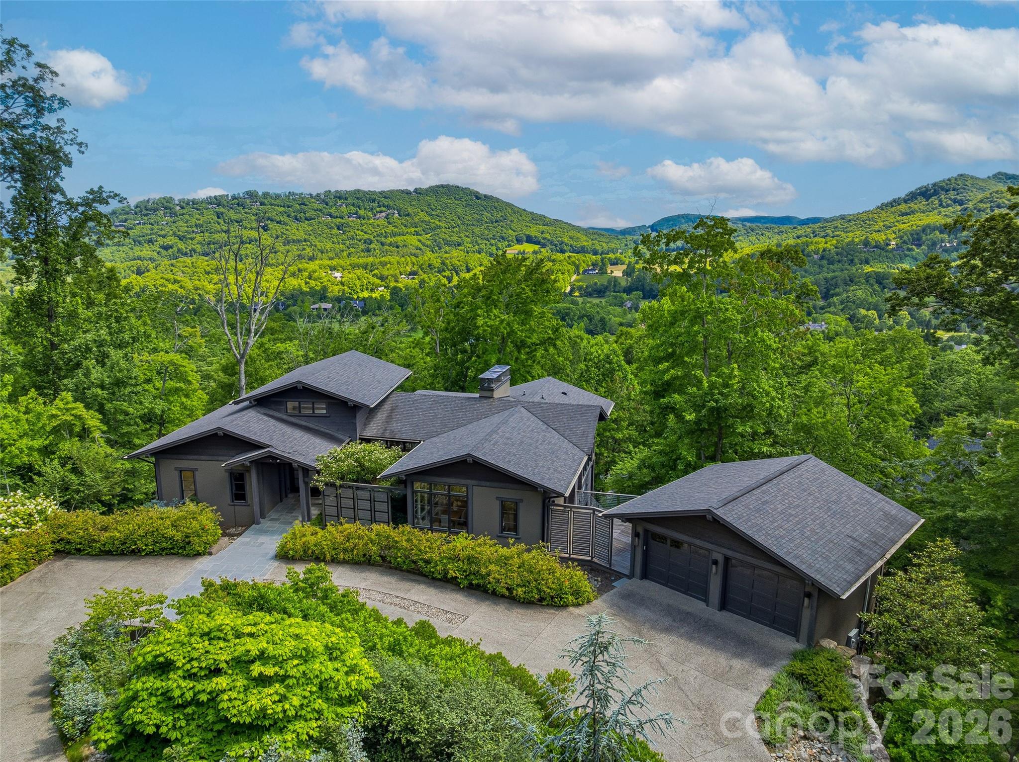 1121 Timberbluff Way Property Photo 1