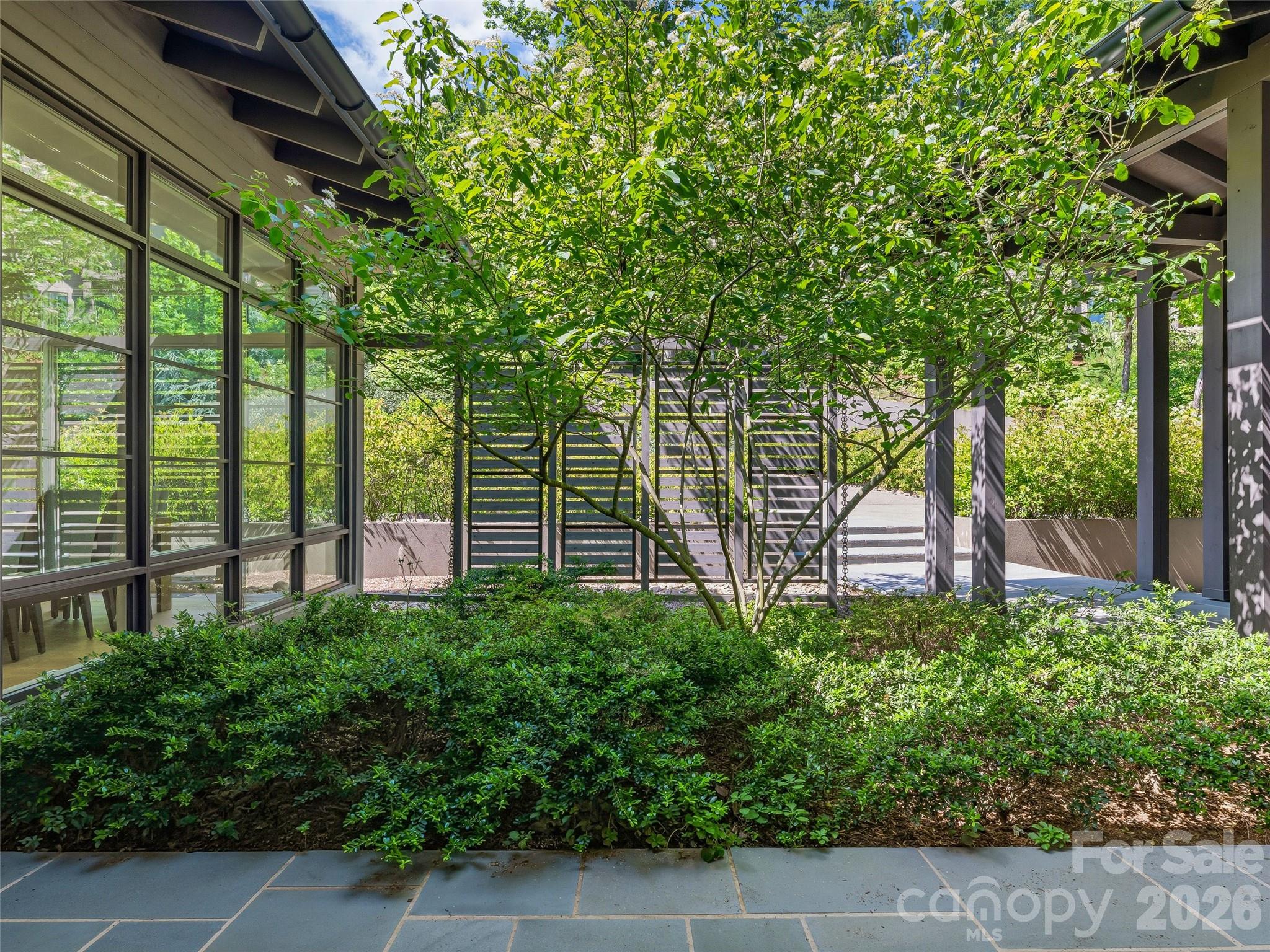 1121 Timberbluff Way Property Photo 8