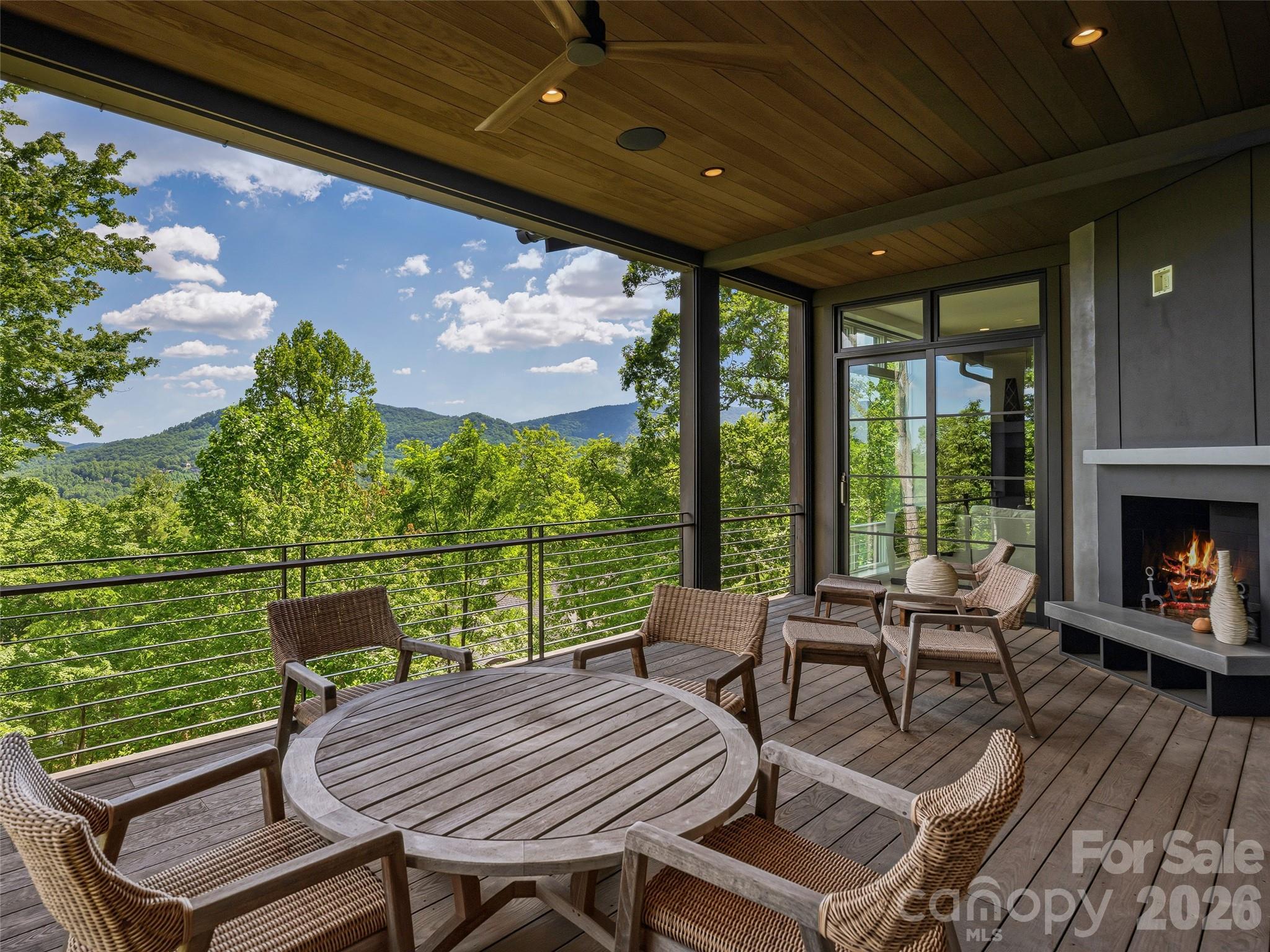 1121 Timberbluff Way Property Photo 33
