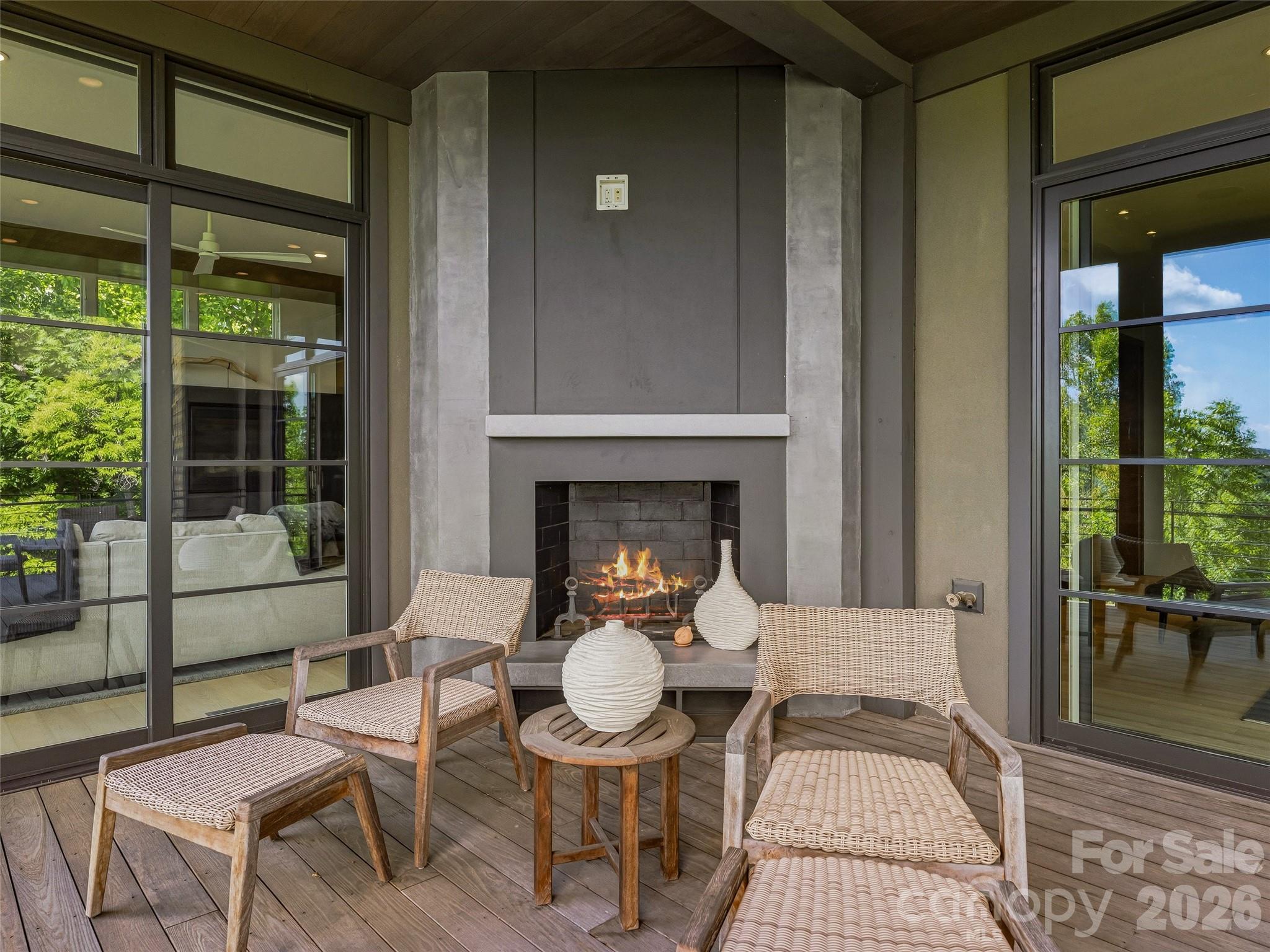 1121 Timberbluff Way Property Photo 34