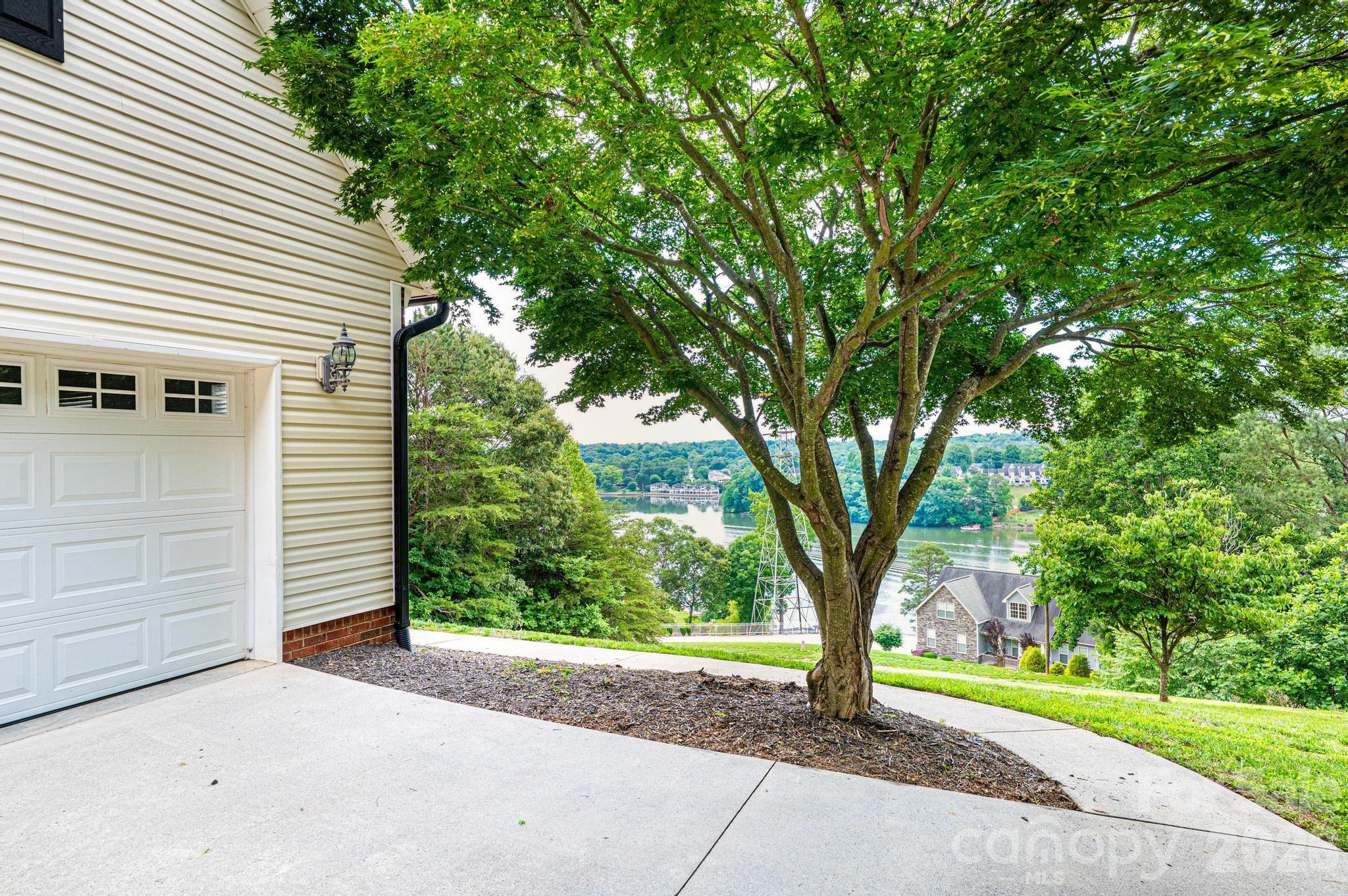 5700 Crown Terrace Property Photo 4