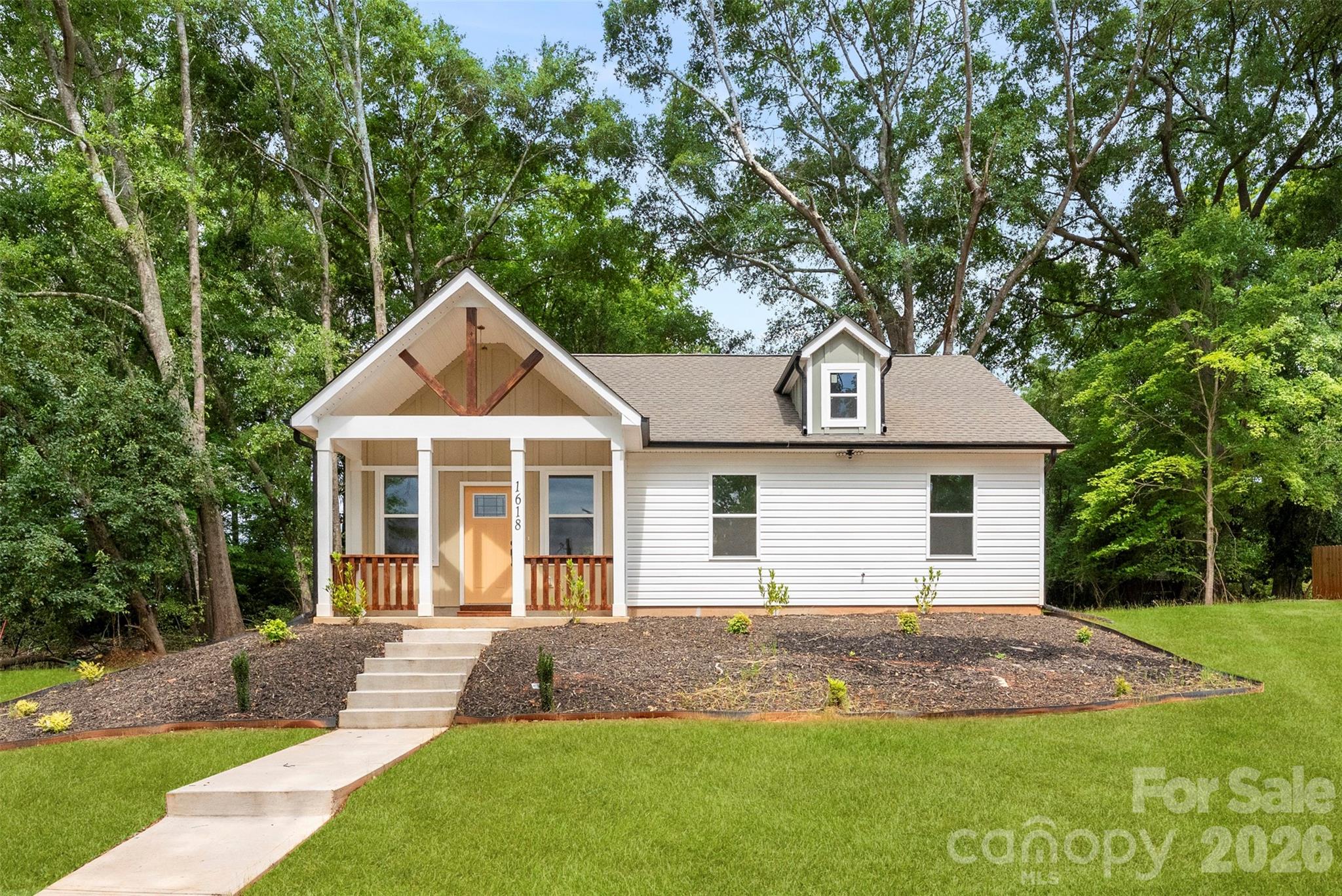 1618 Eaves Road Property Photo 1