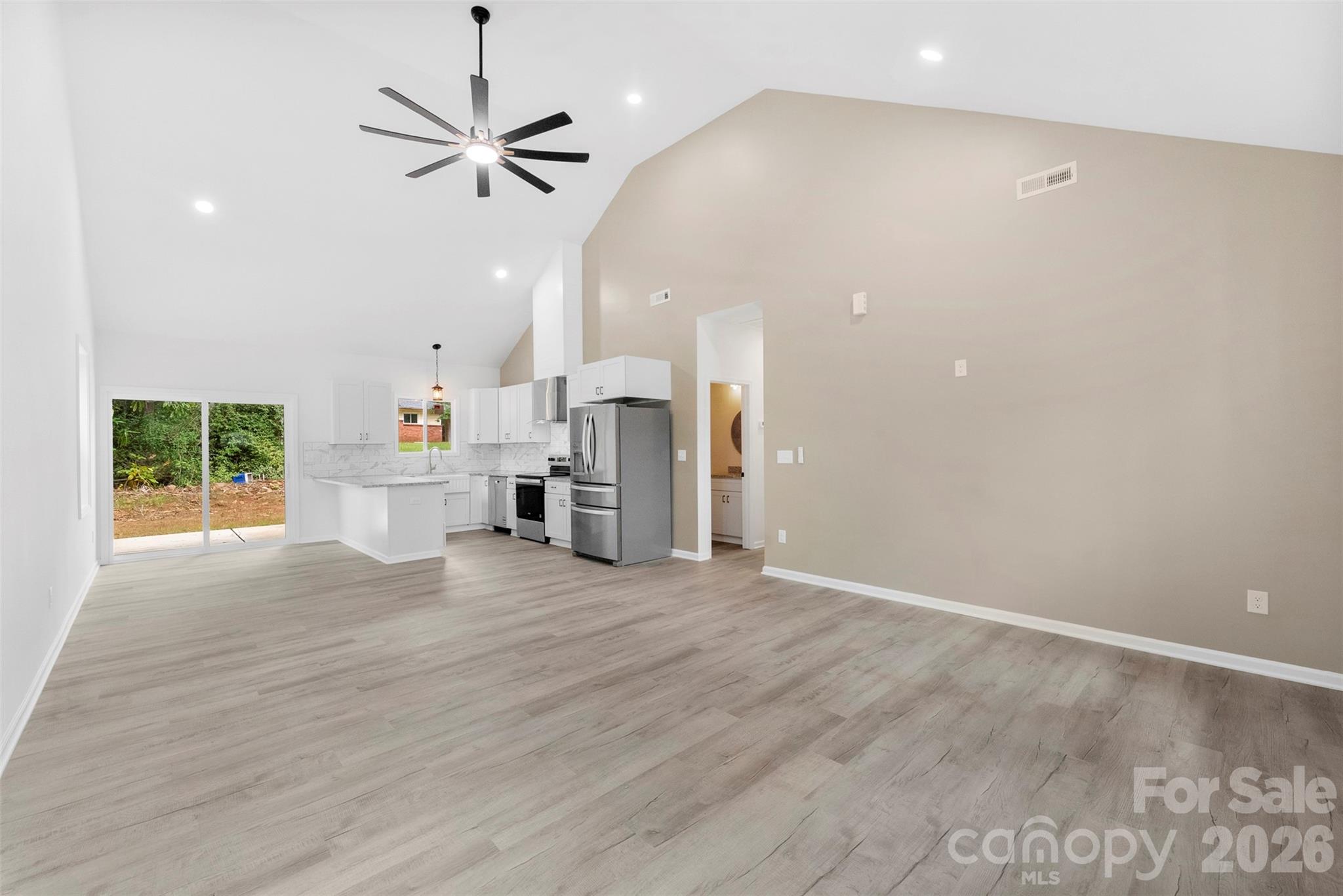 1618 Eaves Road Property Photo 6