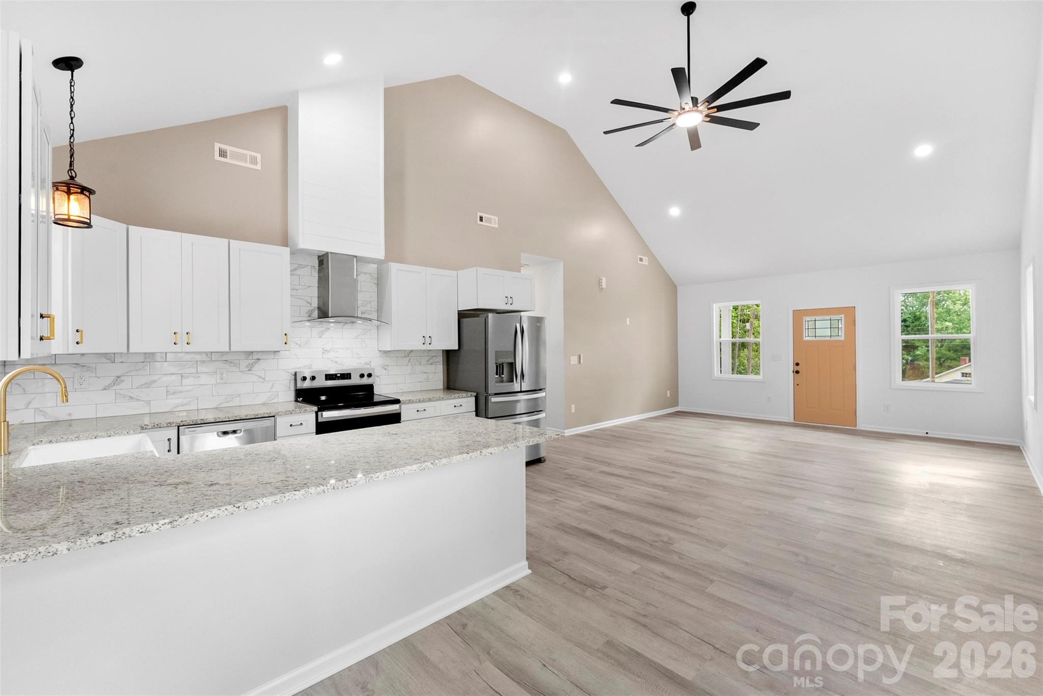 1618 Eaves Road Property Photo 8