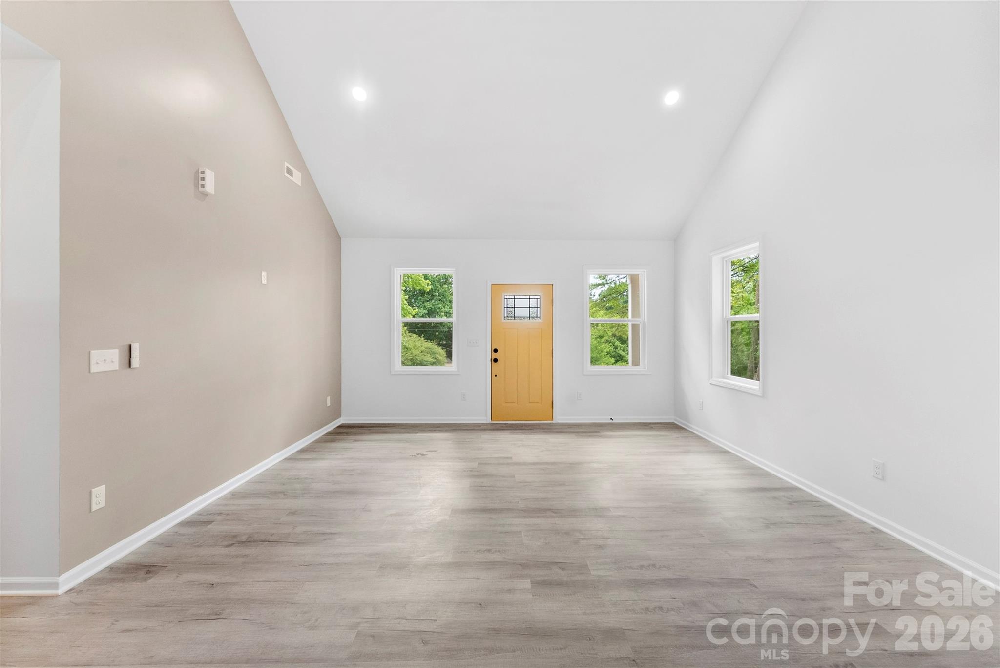 1618 Eaves Road Property Photo 10