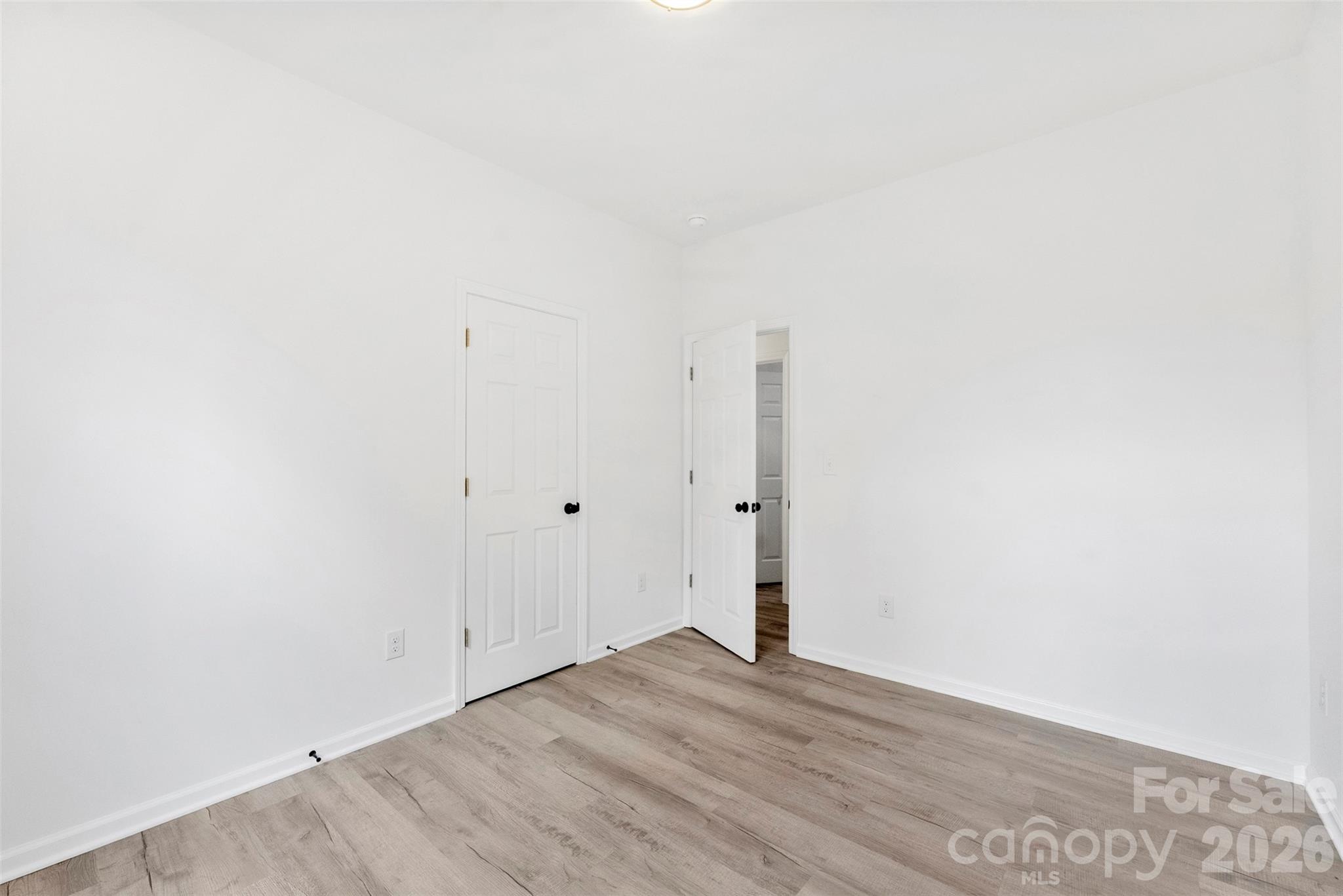 1618 Eaves Road Property Photo 28