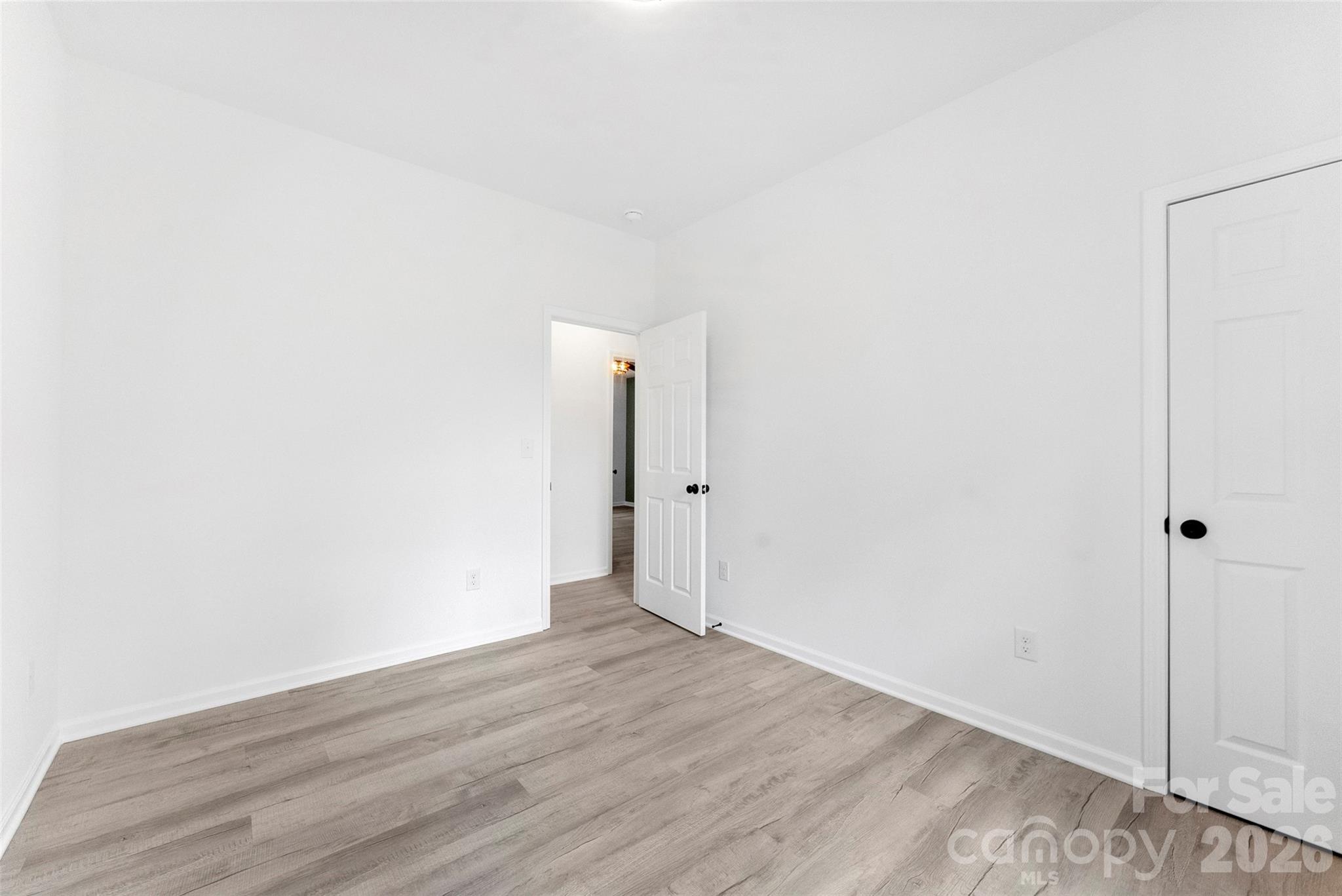 1618 Eaves Road Property Photo 32