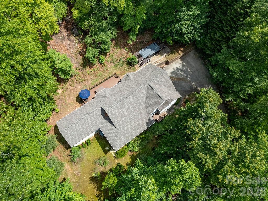 144 Lakeland Drive Property Photo 4