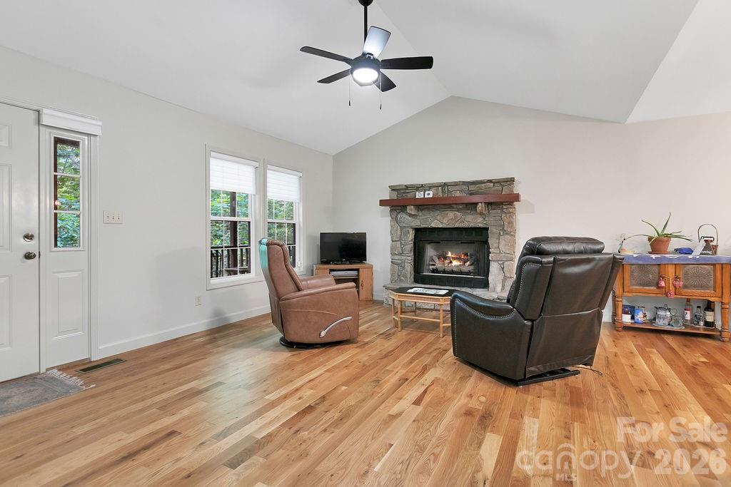 144 Lakeland Drive Property Photo 9