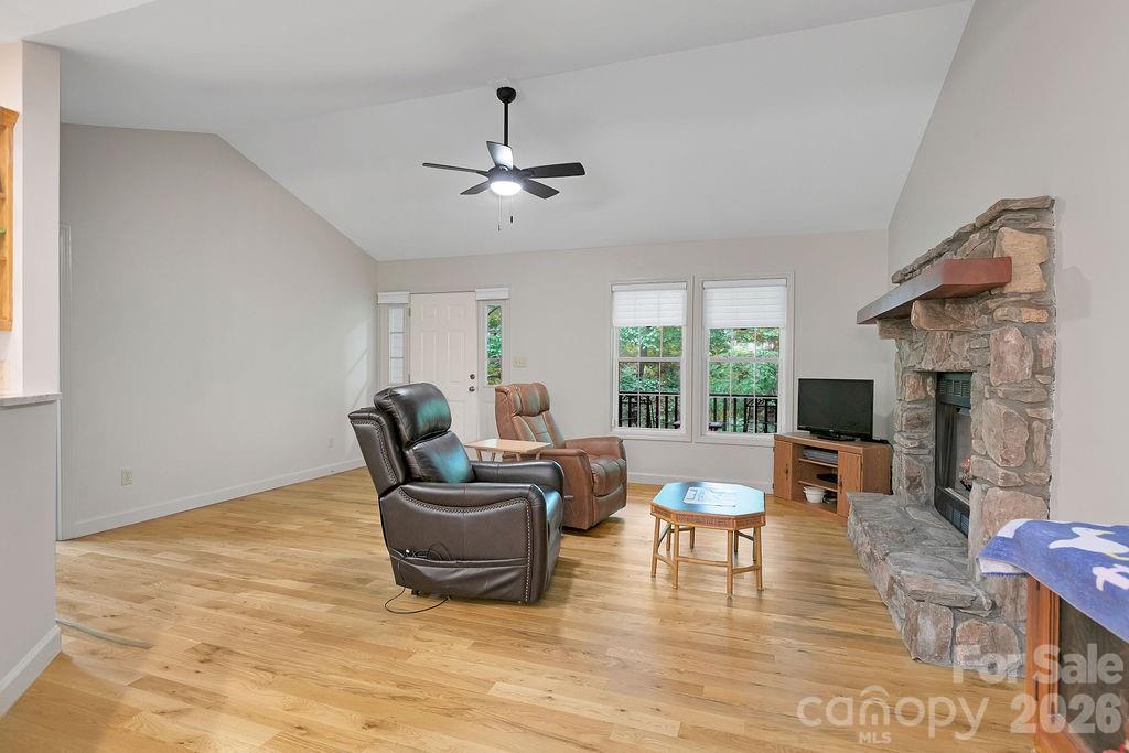 144 Lakeland Drive Property Photo 10