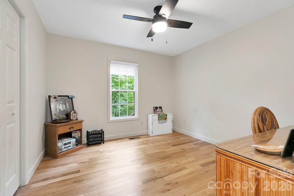 144 Lakeland Drive Property Photo 20