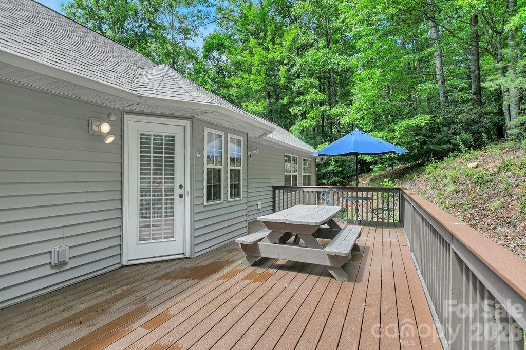 144 Lakeland Drive Property Photo 37
