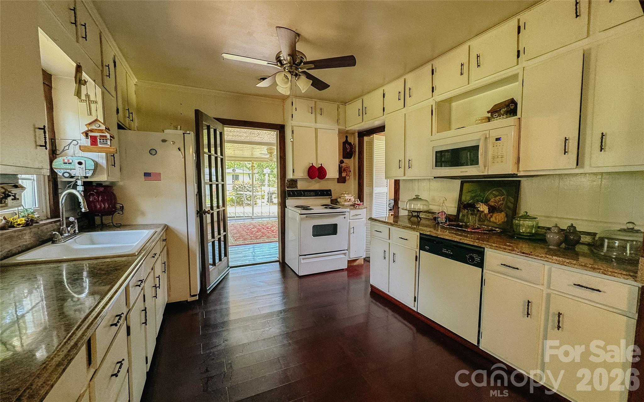 401 S Gold Branch Road Property Photo 17