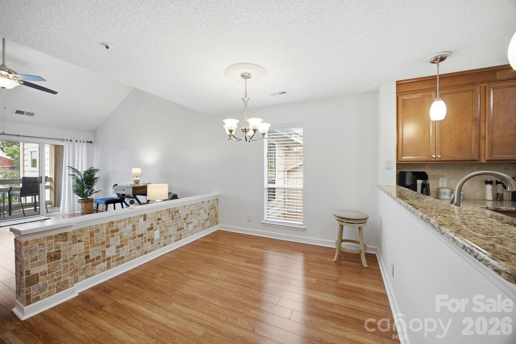 18009 Kings Point Drive I Property Photo 9