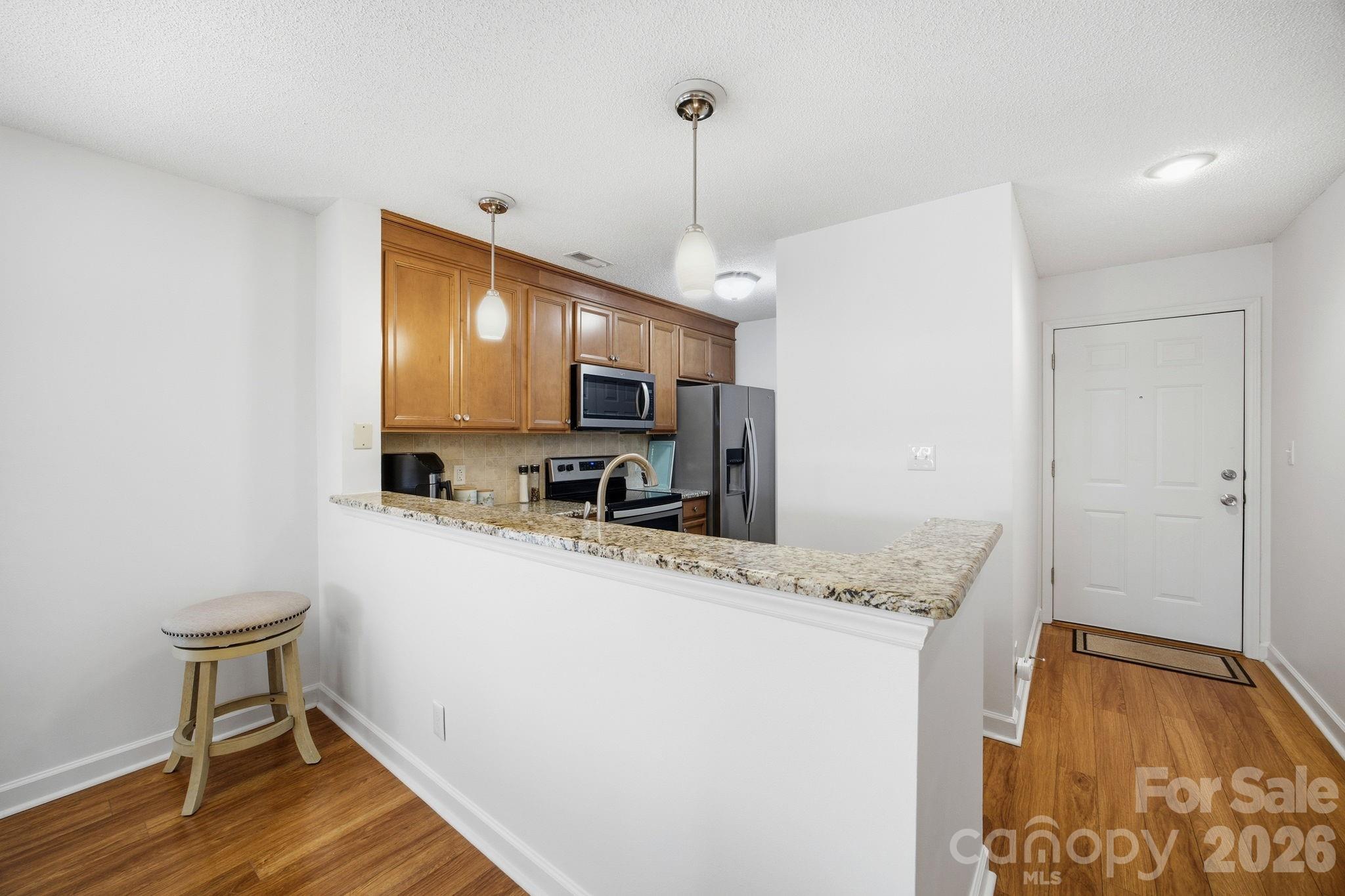18009 Kings Point Drive I Property Photo 12