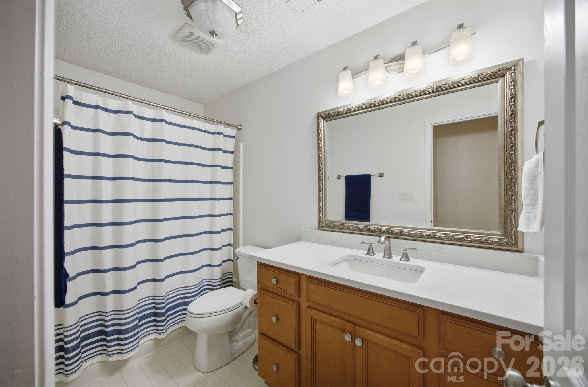 18009 Kings Point Drive I Property Photo 23