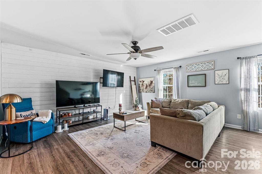8236 Waxhaw Highway Property Photo 3