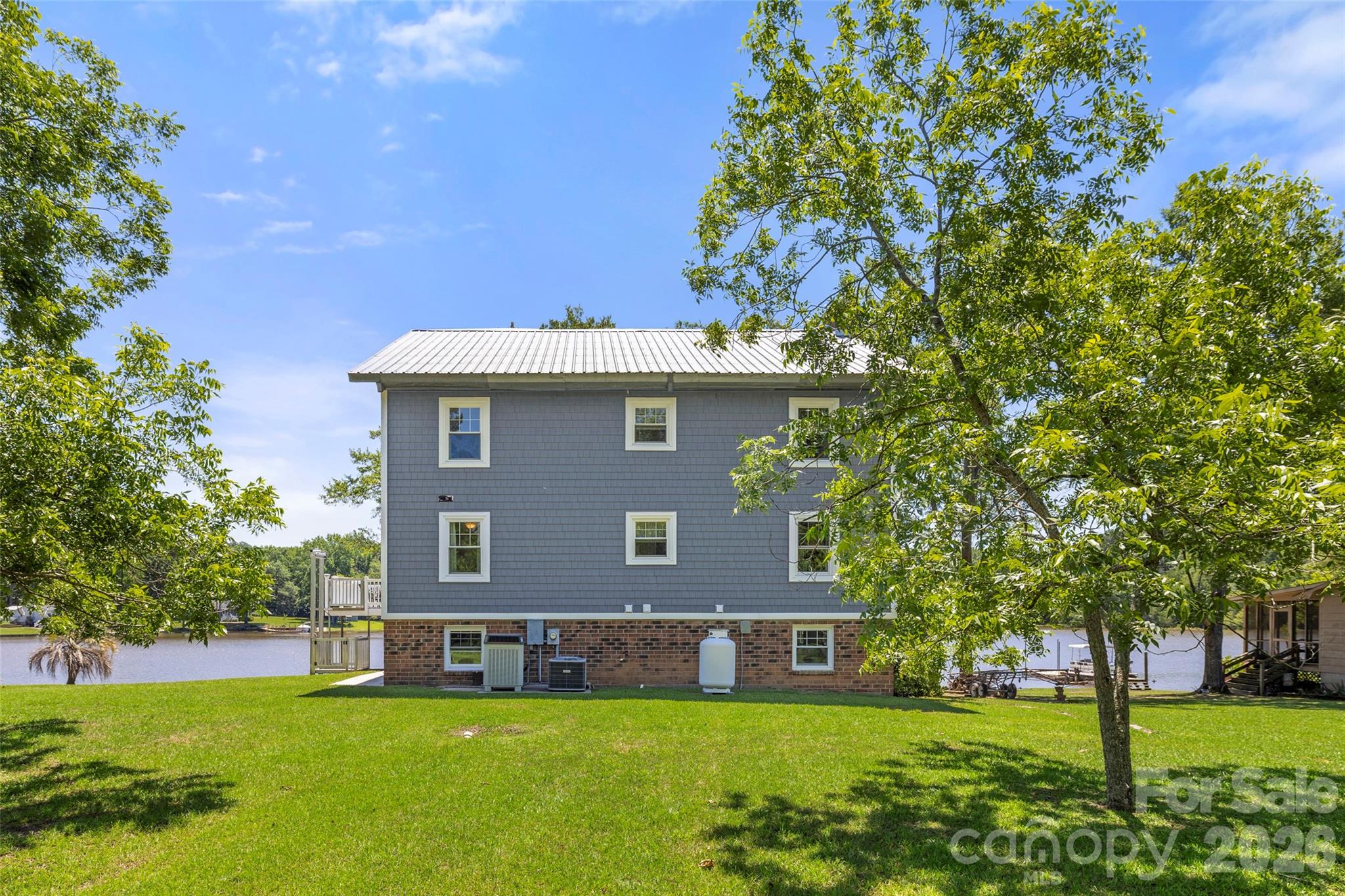 2450 Cottage Lane Property Photo 7