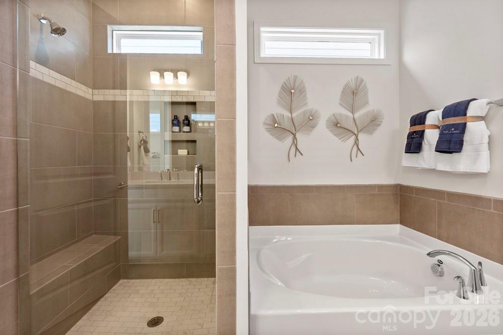 1702 Hubert Graham Way Property Photo 16