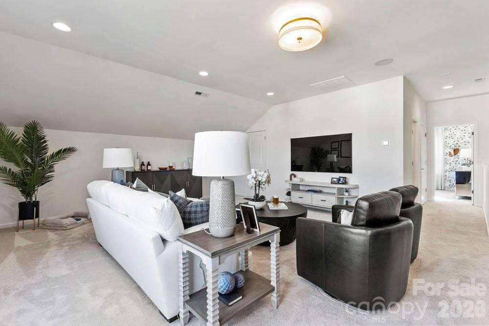 1702 Hubert Graham Way Property Photo 19