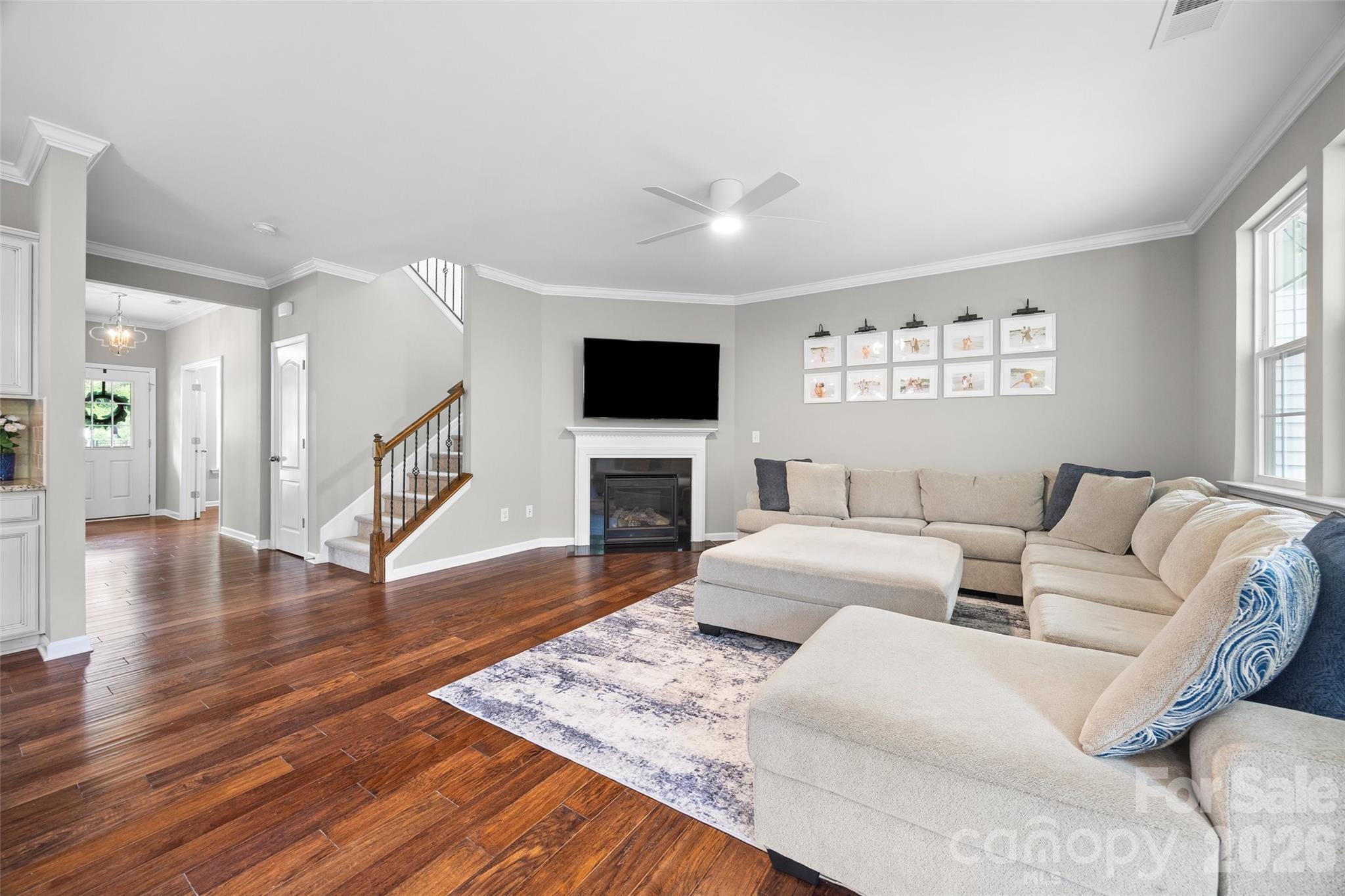 1016 Currituck Way Property Photo 8