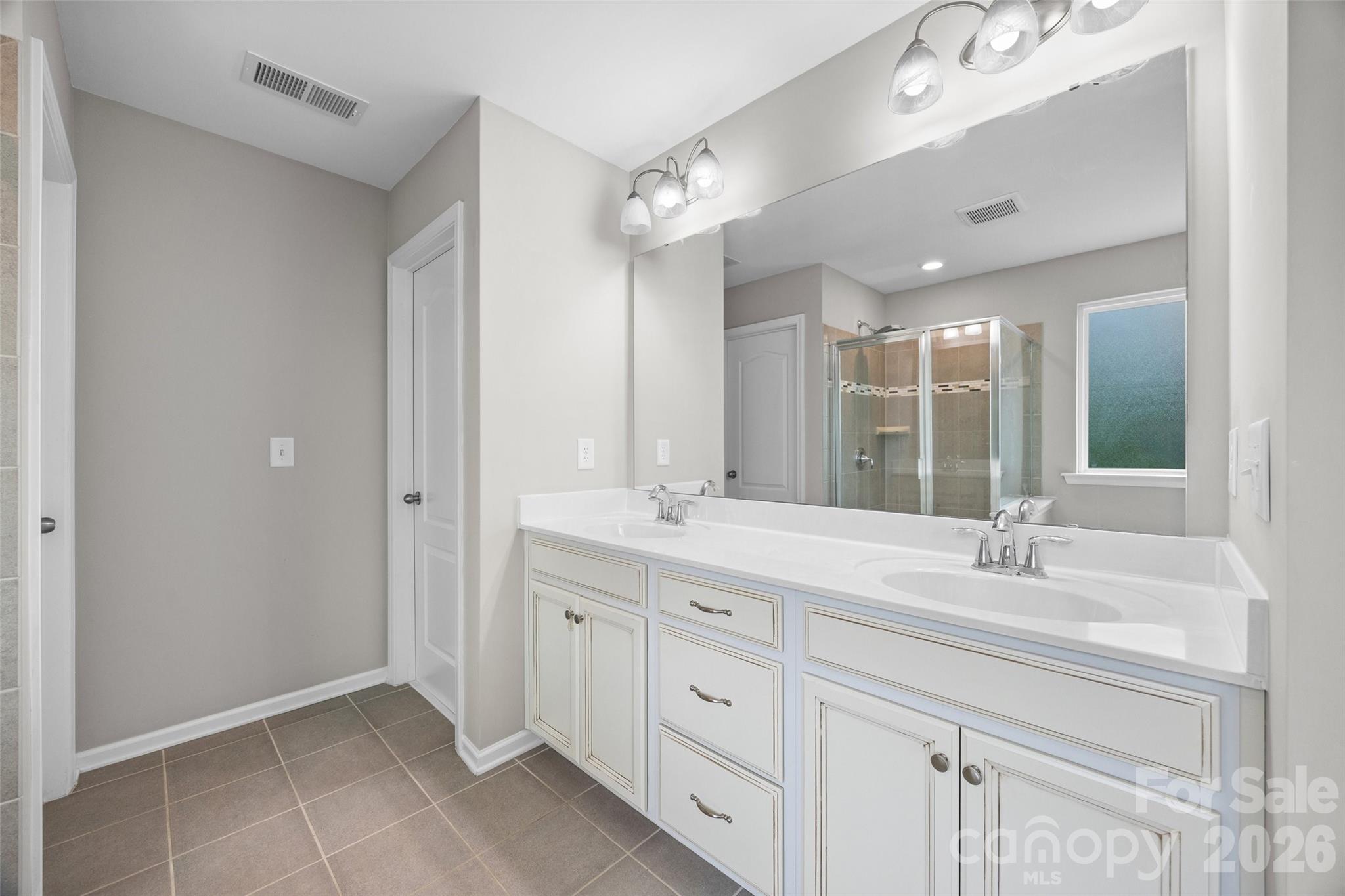 1016 Currituck Way Property Photo 18