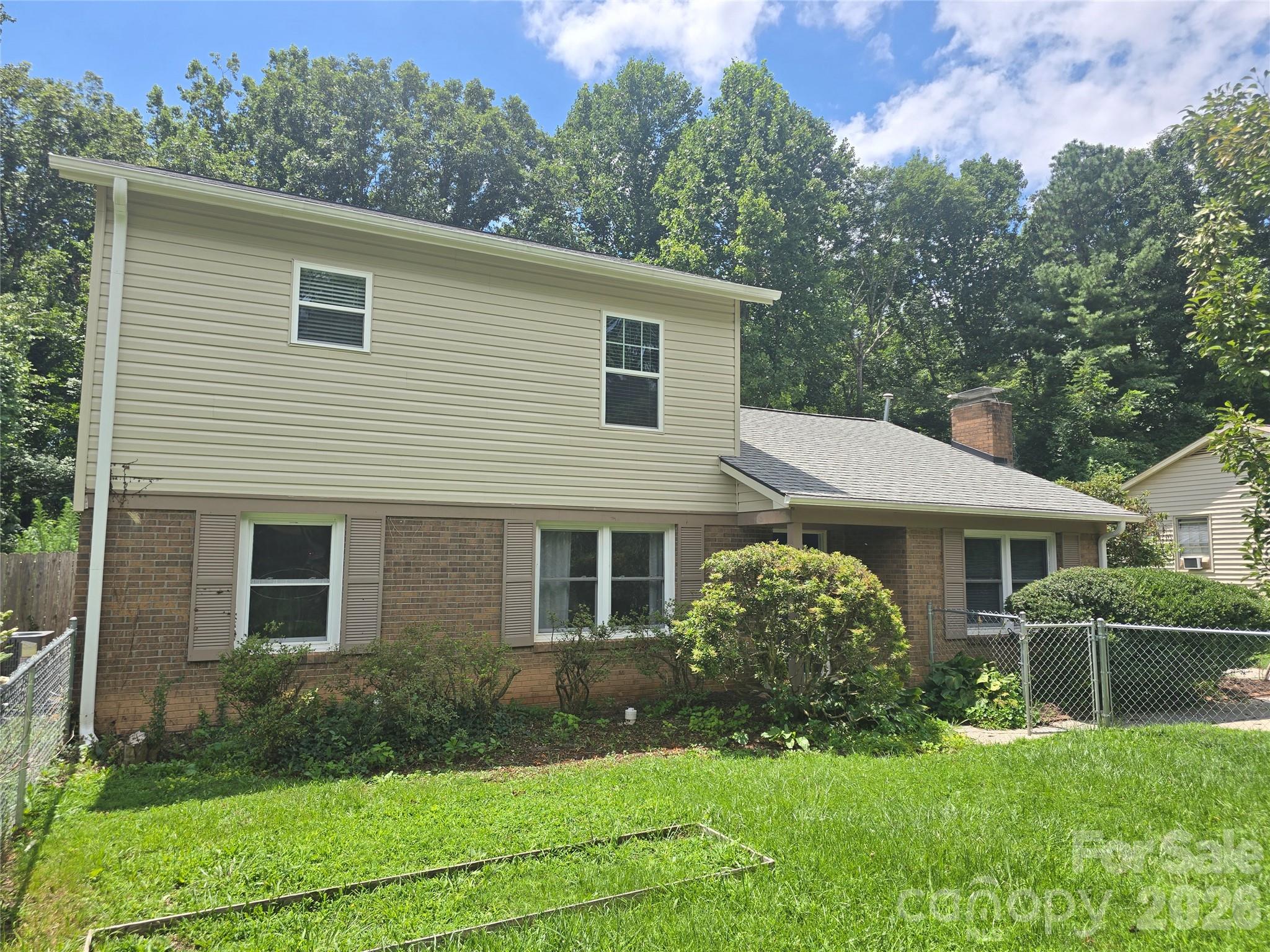 115 Wicklow Drive Property Photo 1