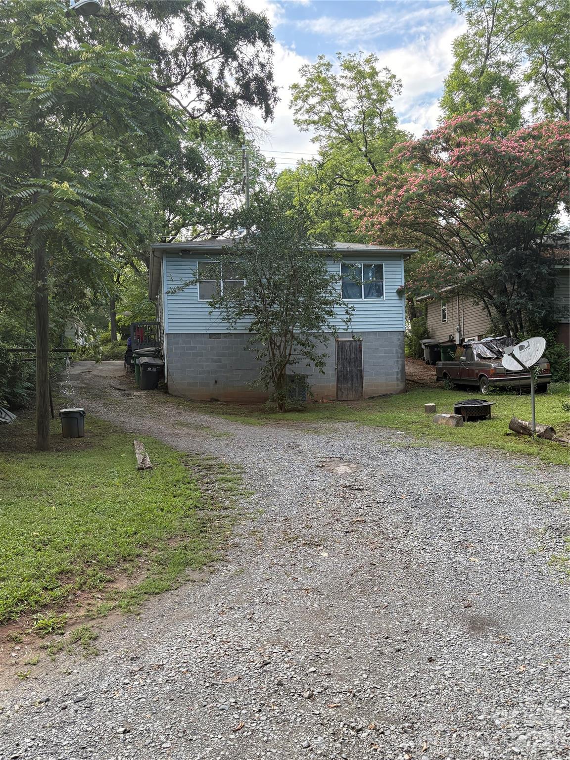 1304 N Davidson Street Property Photo 5