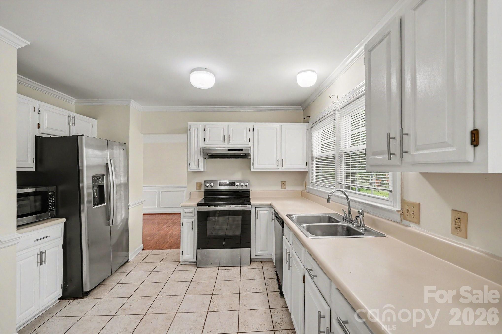7104 Kinsmore Lane Property Photo 14