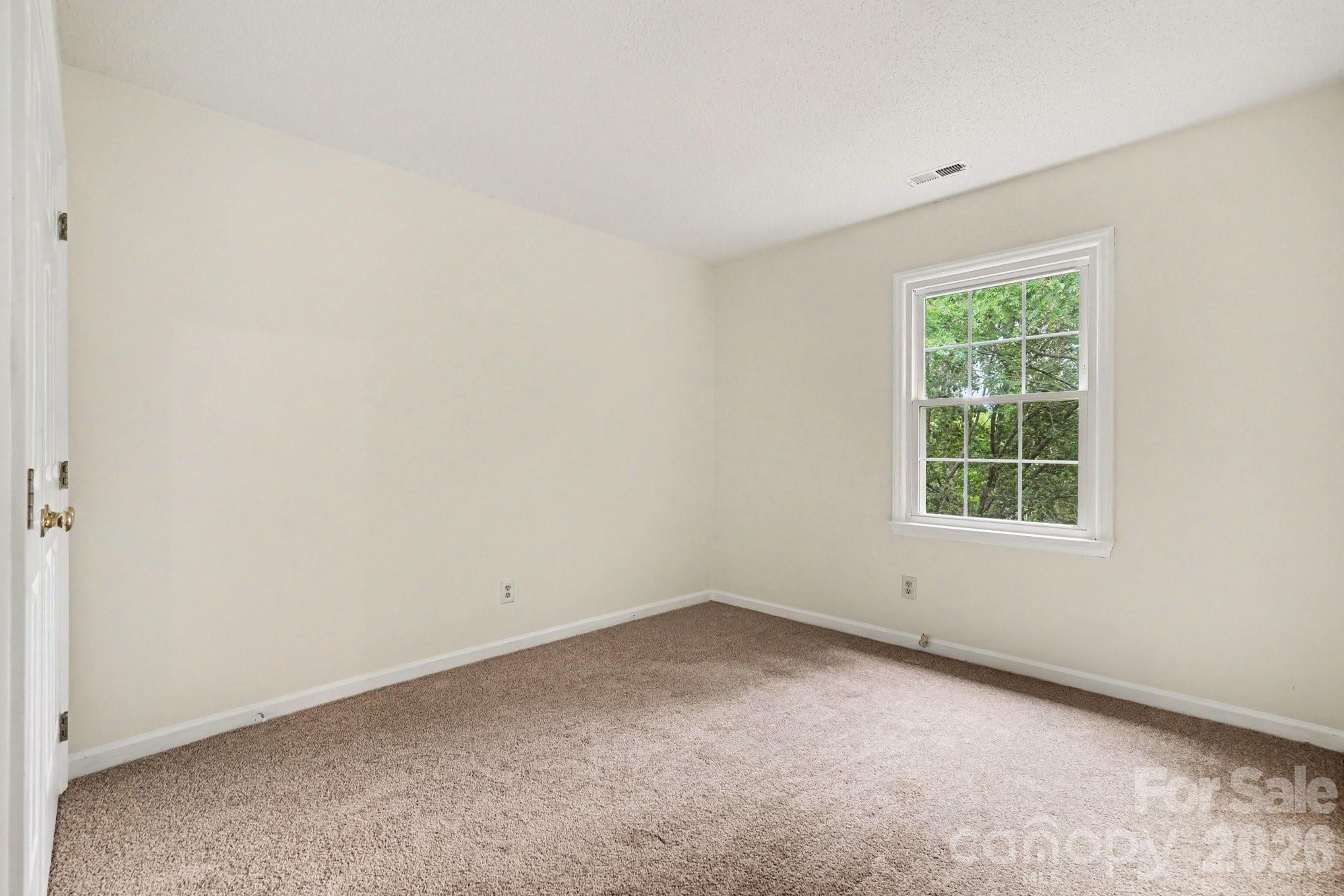 7104 Kinsmore Lane Property Photo 20