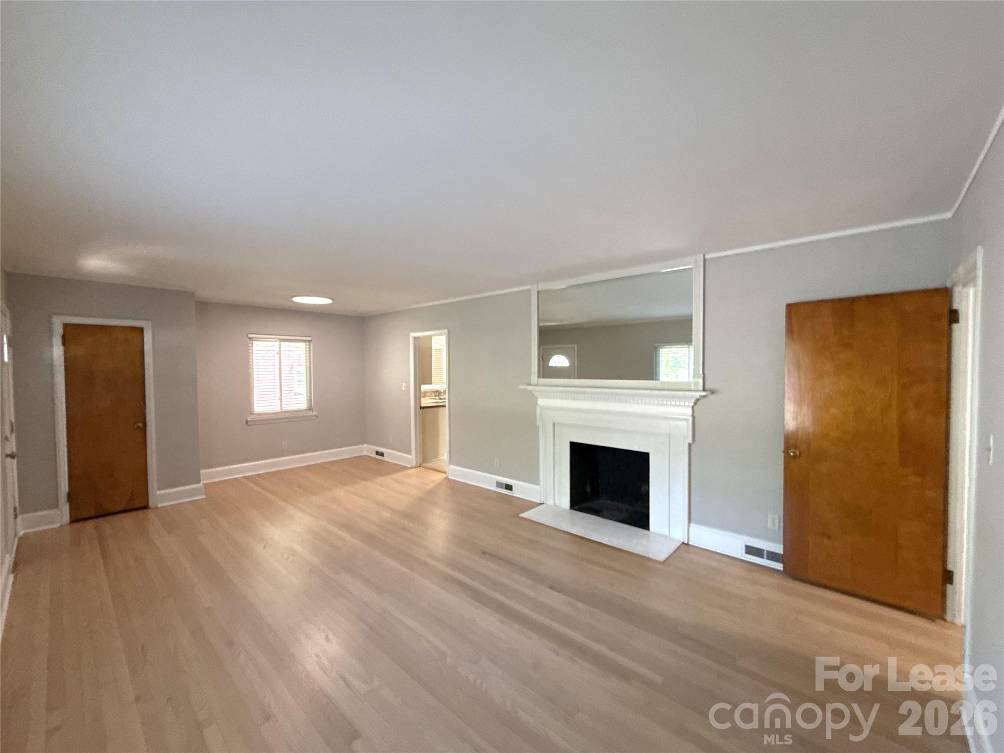 932 Hickory Nut Street Property Photo 3