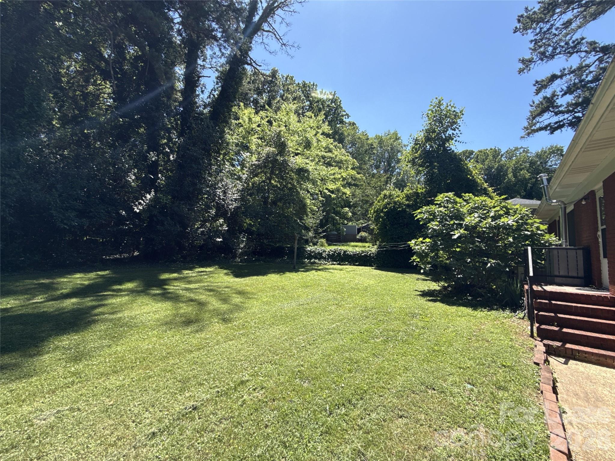 932 Hickory Nut Street Property Photo 17