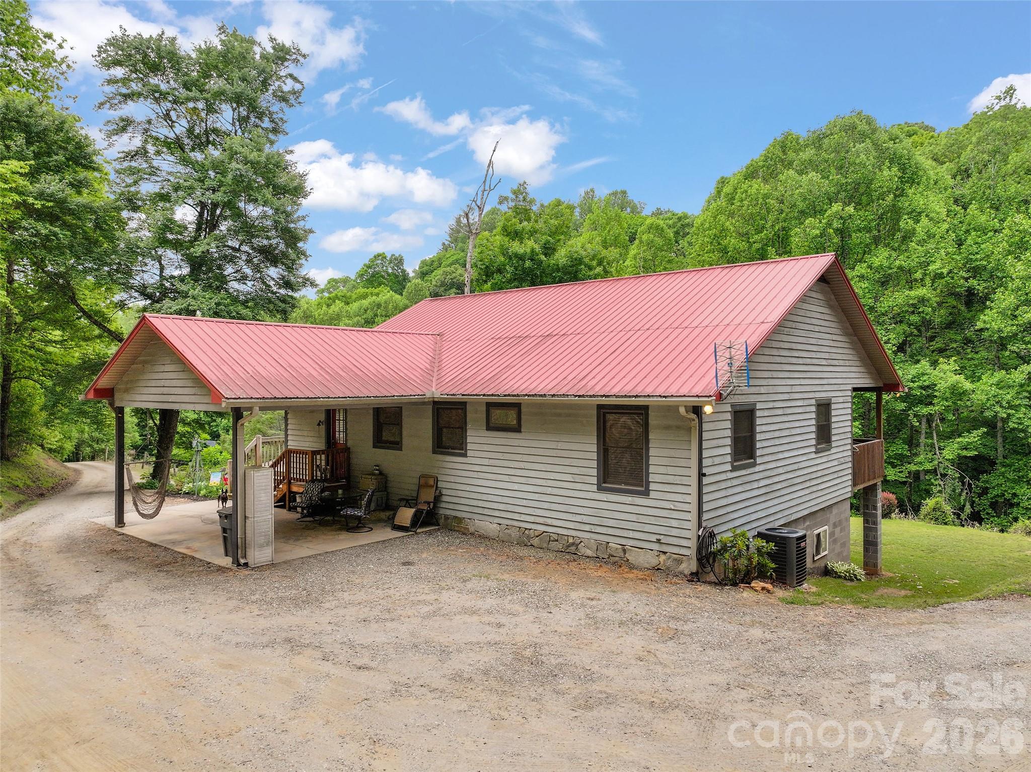 125 Harris Circle Property Photo 3