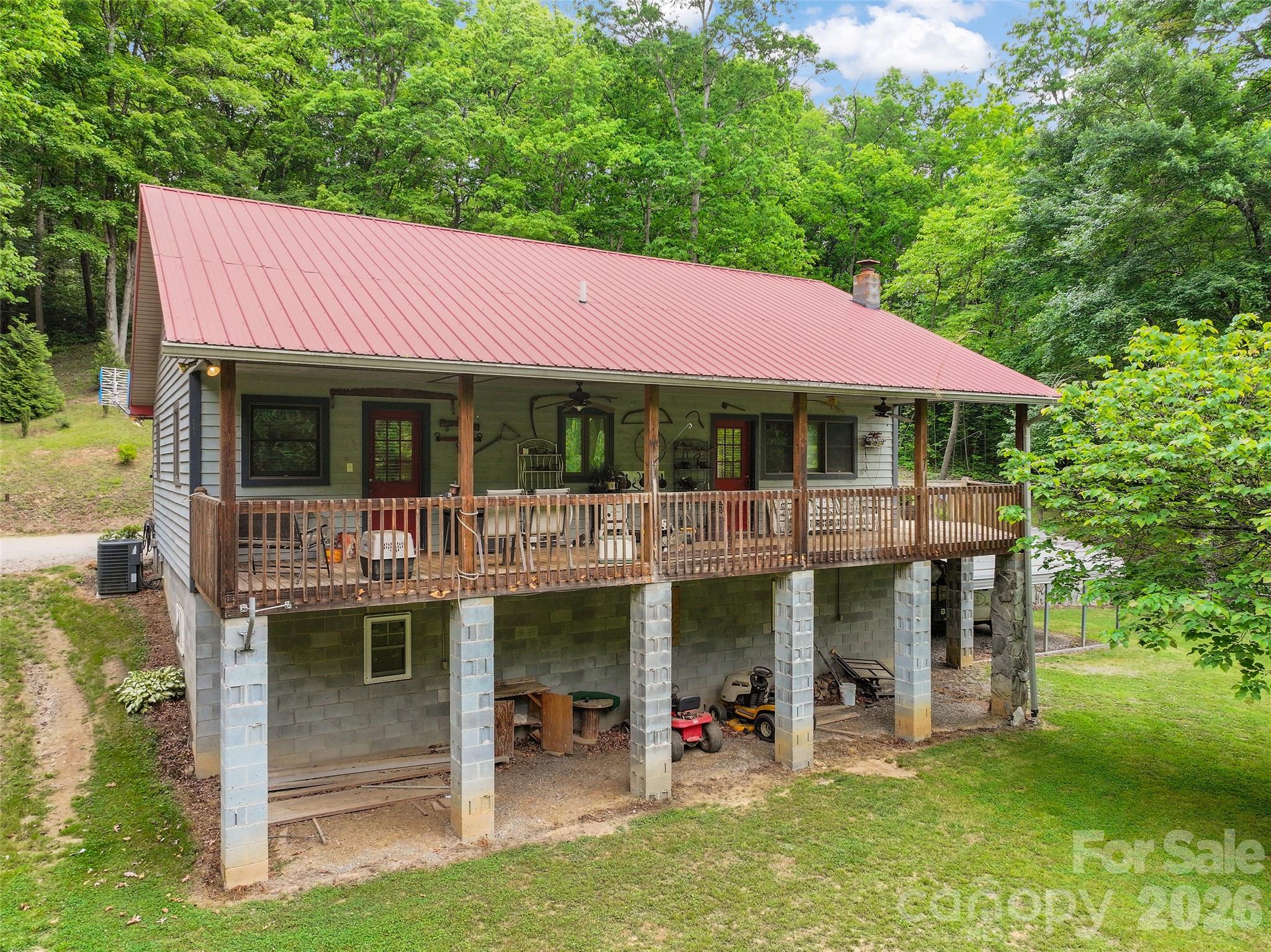 125 Harris Circle Property Photo 4