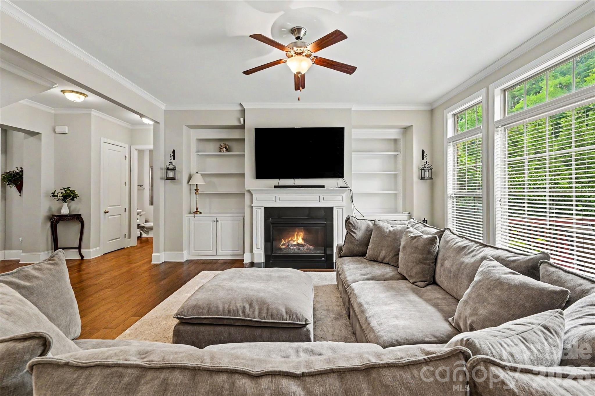 13002 Fen Court Property Photo 8