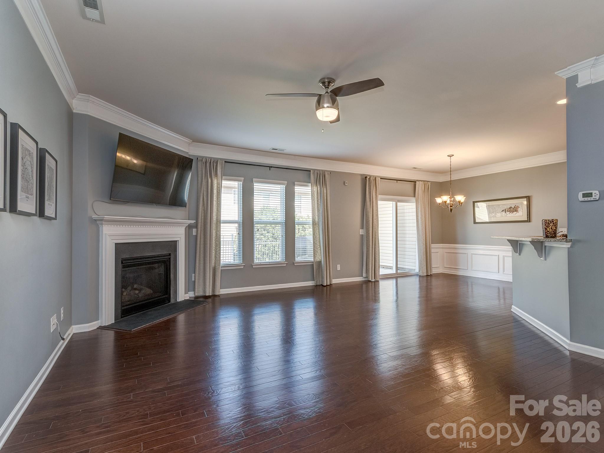 1839 Royal Gorge Avenue Property Photo 5