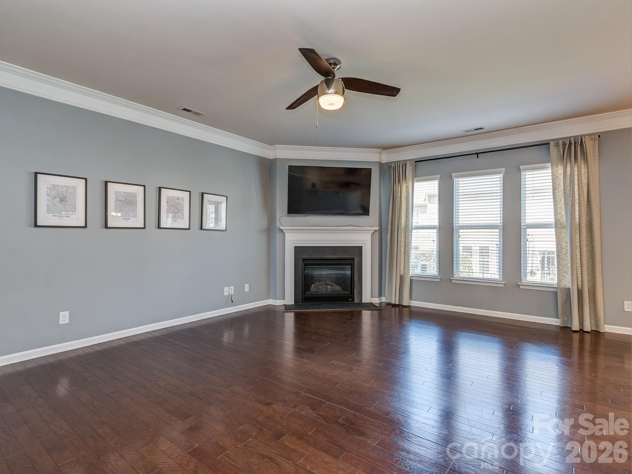 1839 Royal Gorge Avenue Property Photo 9