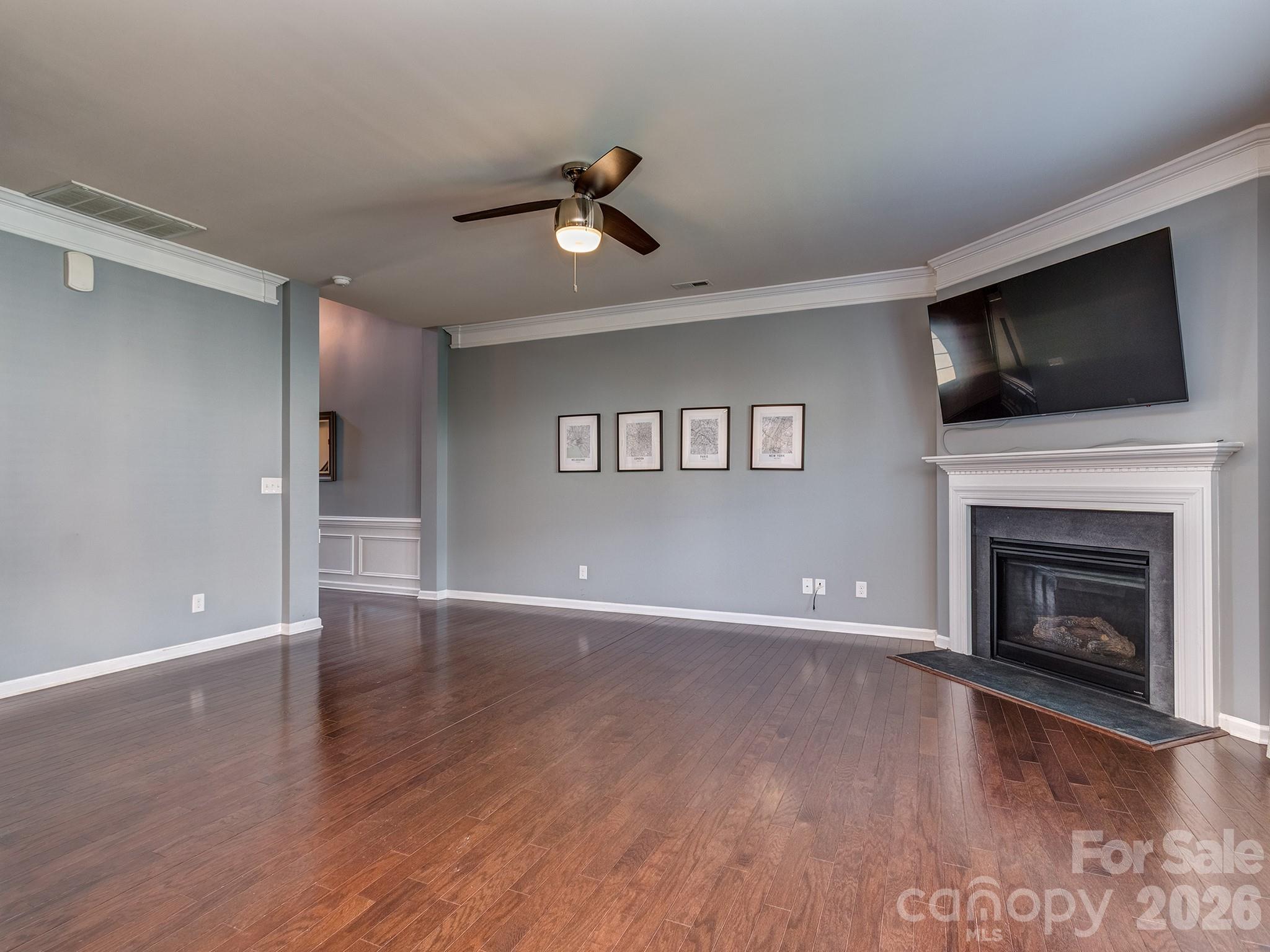 1839 Royal Gorge Avenue Property Photo 10