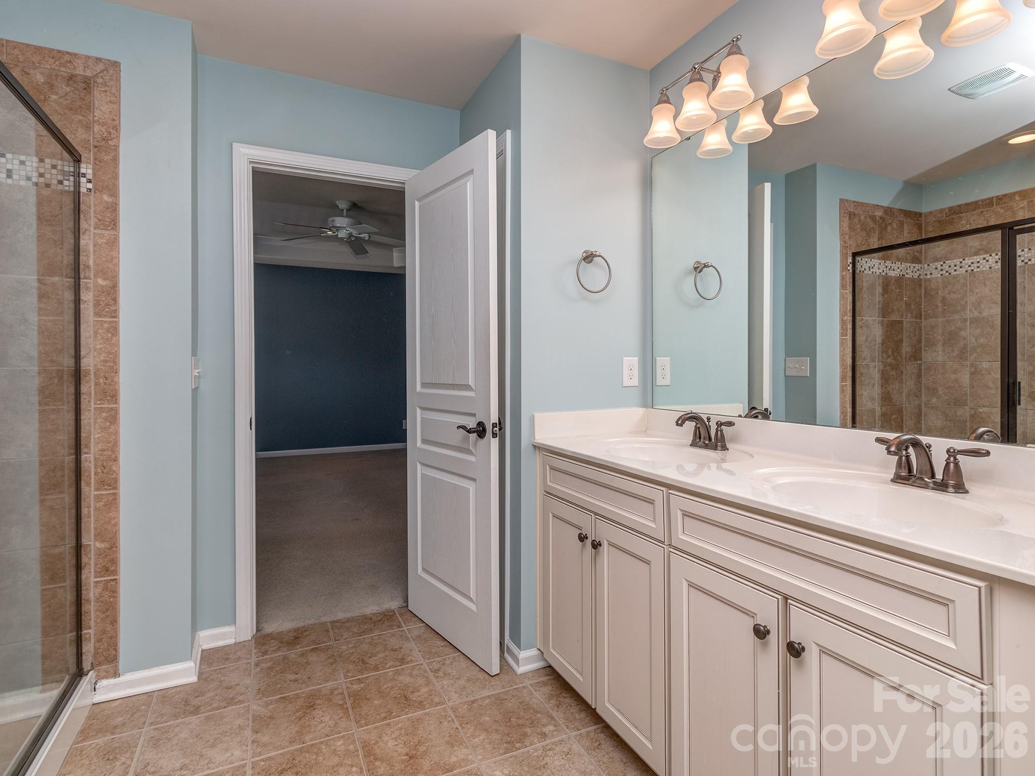1839 Royal Gorge Avenue Property Photo 19