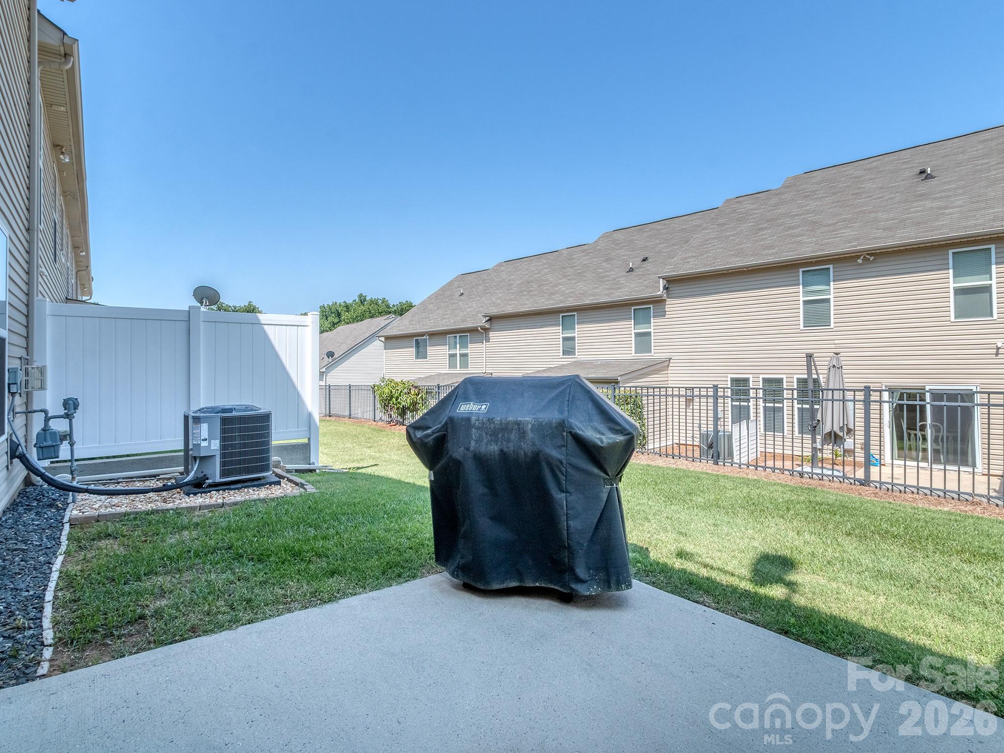 1839 Royal Gorge Avenue Property Photo 32