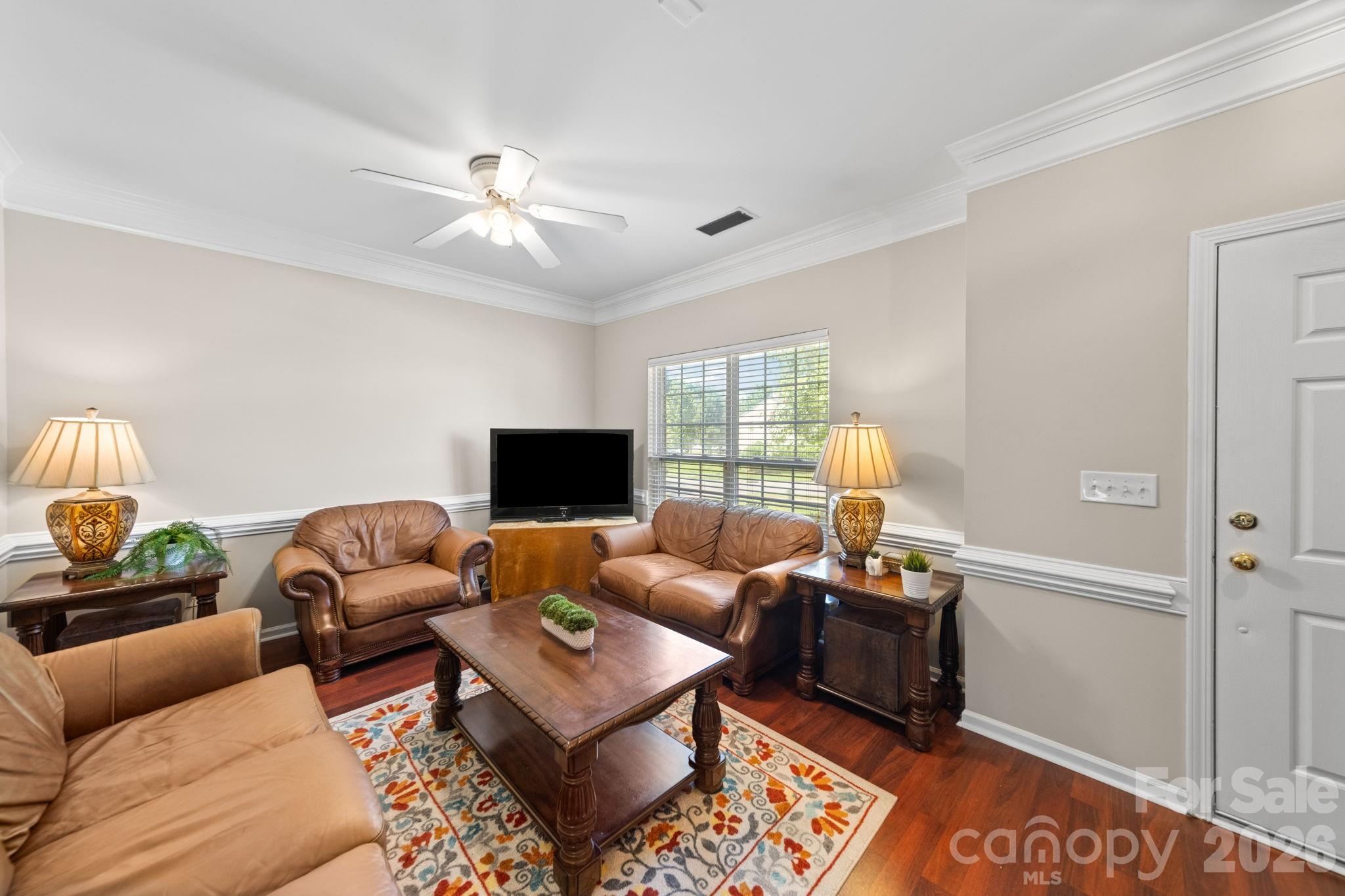 6403 Sackett Way Property Photo 2